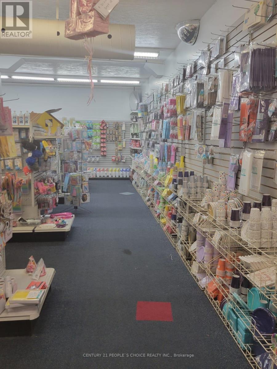 8 Main Street N, Halton Hills (Ac Acton), Ontario  L7J 1W1 - Photo 13 - W12717622