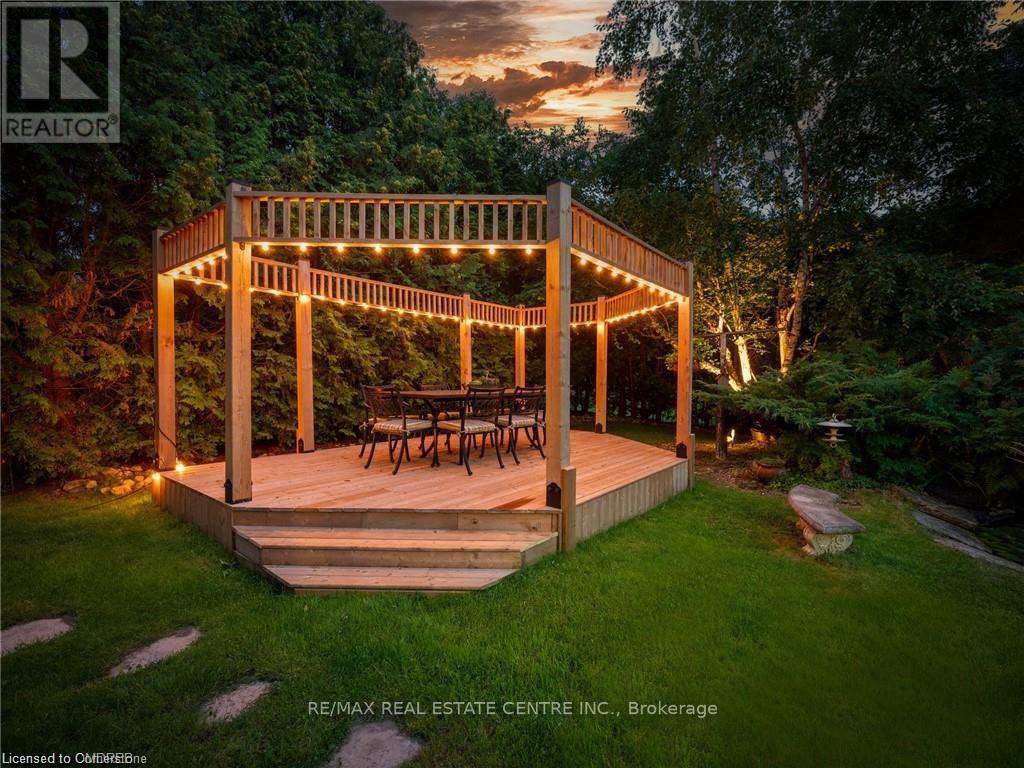 15 Trillium Terrace, Halton Hills (Rural Halton Hills), Ontario  L7J 2W8 - Photo 39 - W12718230