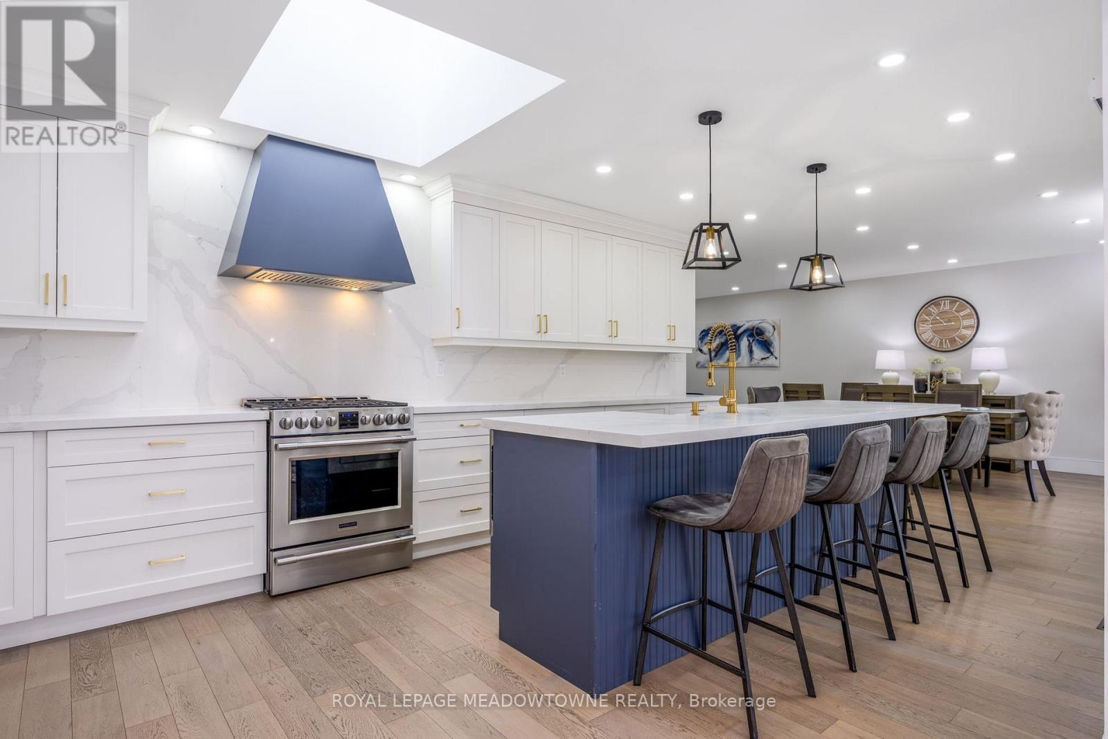 4 Chipper Court, Halton Hills (Georgetown), Ontario  L7G 1L3 - Photo 12 - W12719872