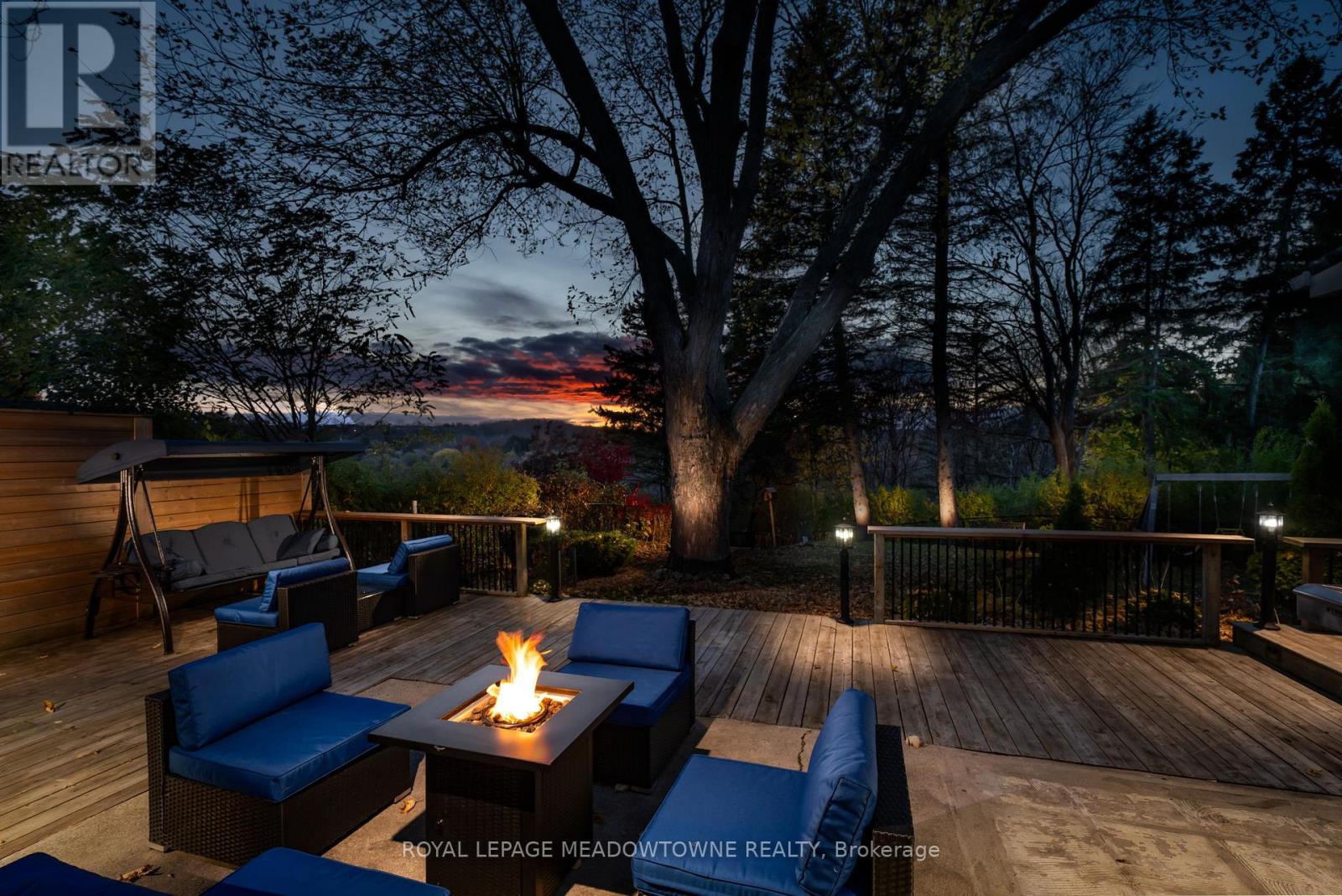 4 Chipper Court, Halton Hills (Georgetown), Ontario  L7G 1L3 - Photo 38 - W12719872