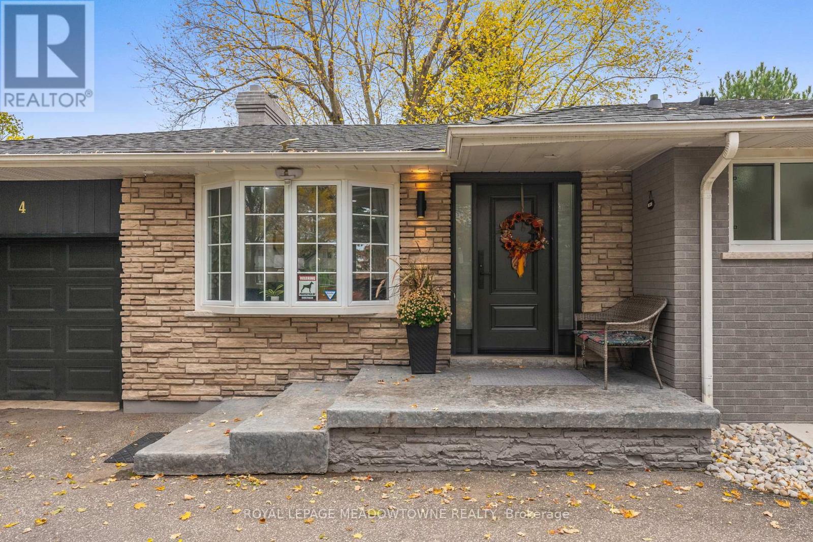 4 Chipper Court, Halton Hills (Georgetown), Ontario  L7G 1L3 - Photo 5 - W12719872