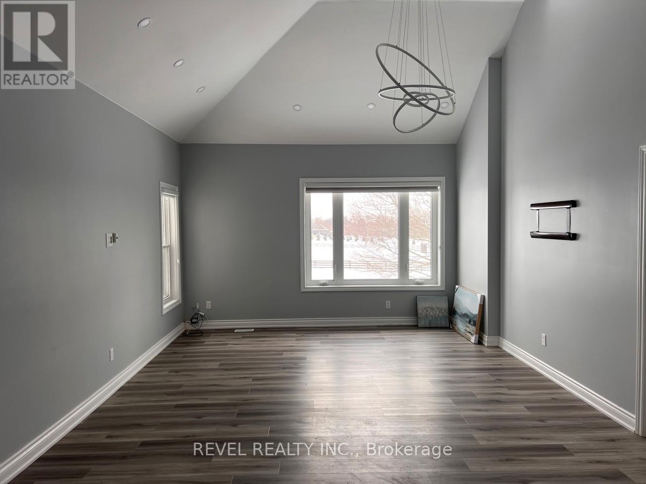 10207 Guelph Line, Milton (Campbellville), Ontario  L0P 1B0 - Photo 10 - W12722286