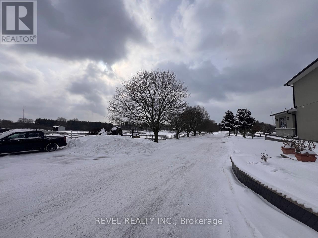 10207 Guelph Line, Milton (Campbellville), Ontario  L0P 1B0 - Photo 6 - W12722286