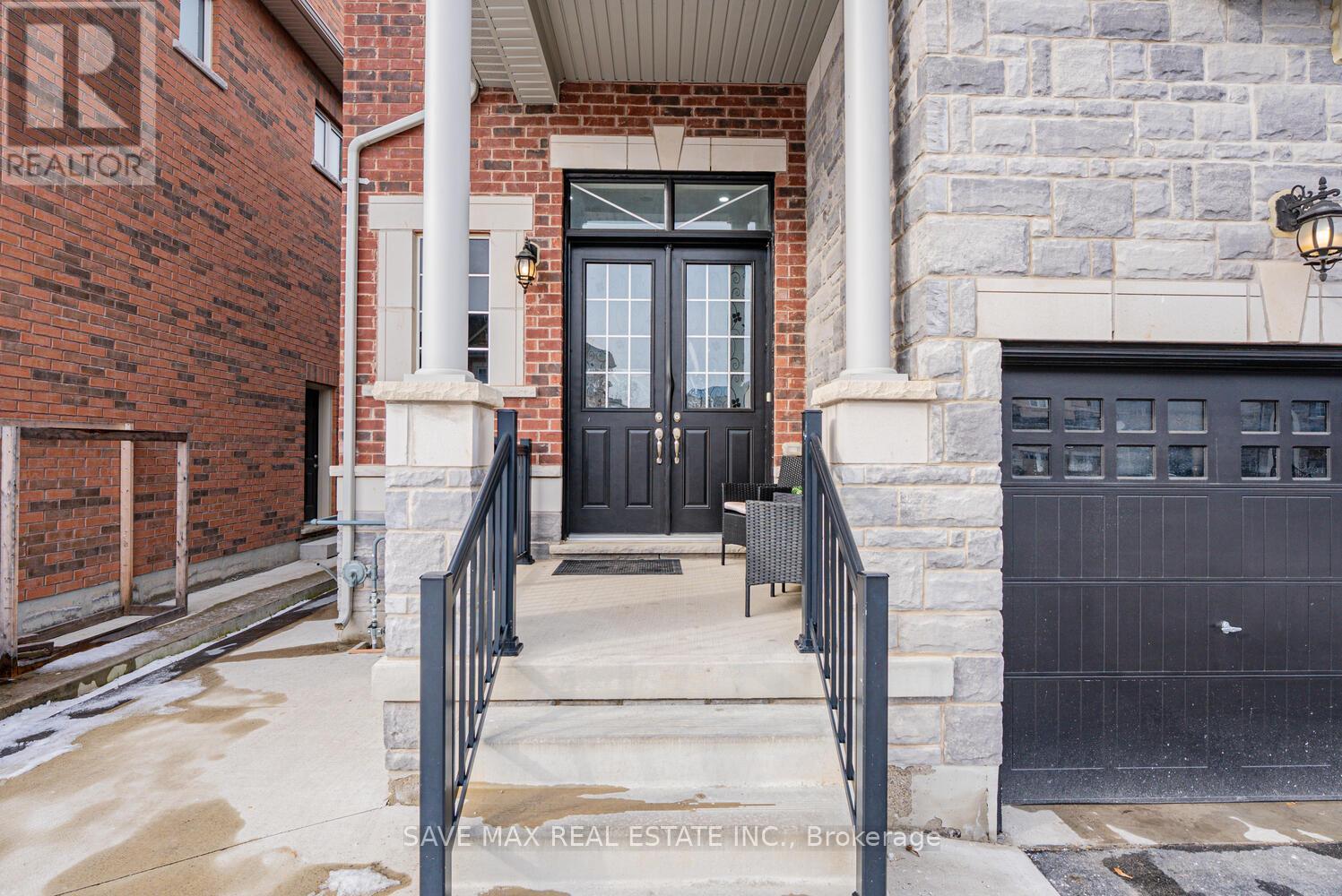 17 Monarch Drive, Halton Hills (Georgetown), Ontario  L7G 0H9 - Photo 4 - W12724186