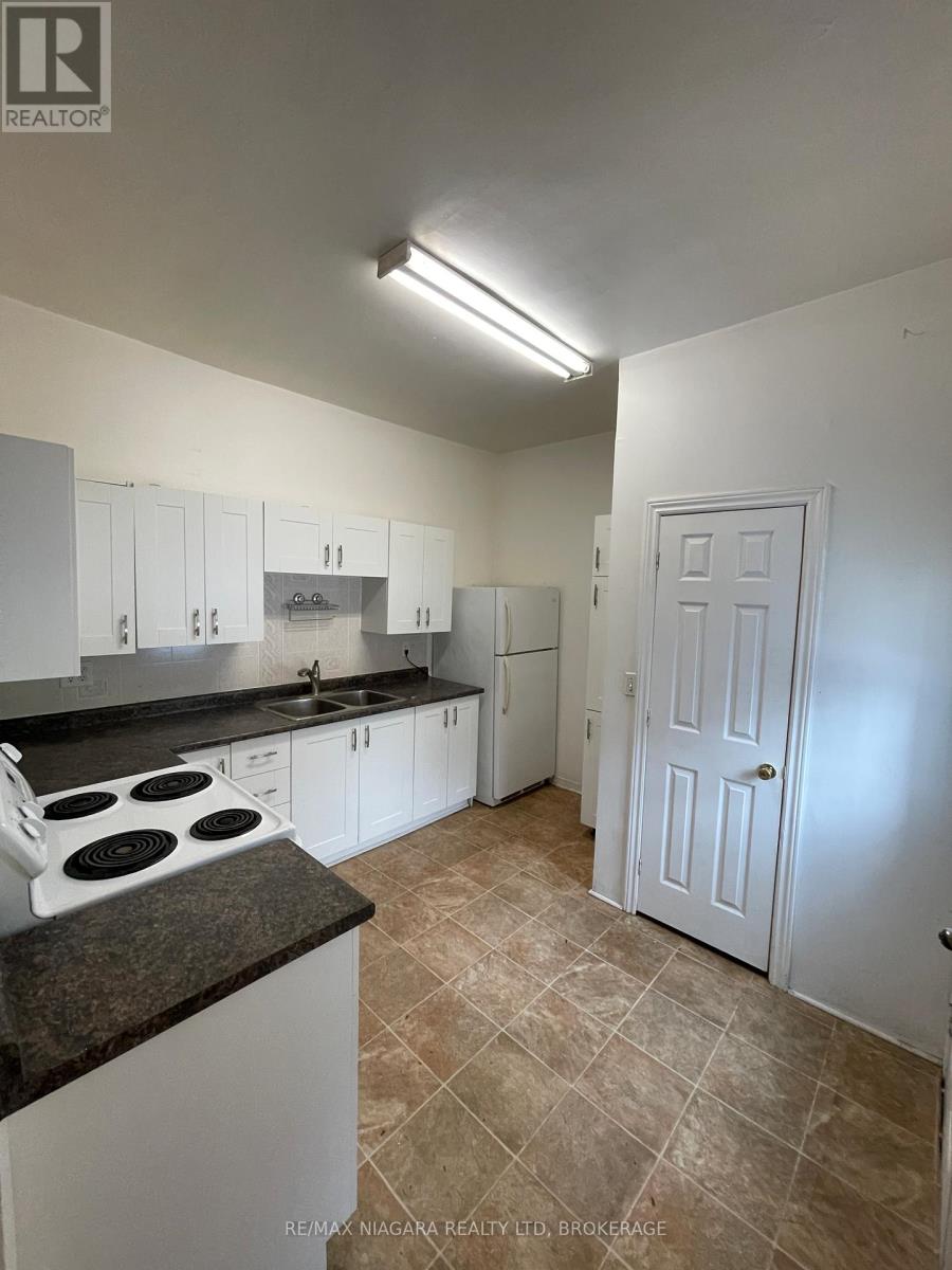 30 Mill Street W, Halton Hills (Ac Acton), Ontario  L7J 1G4 - Photo 19 - W12724840