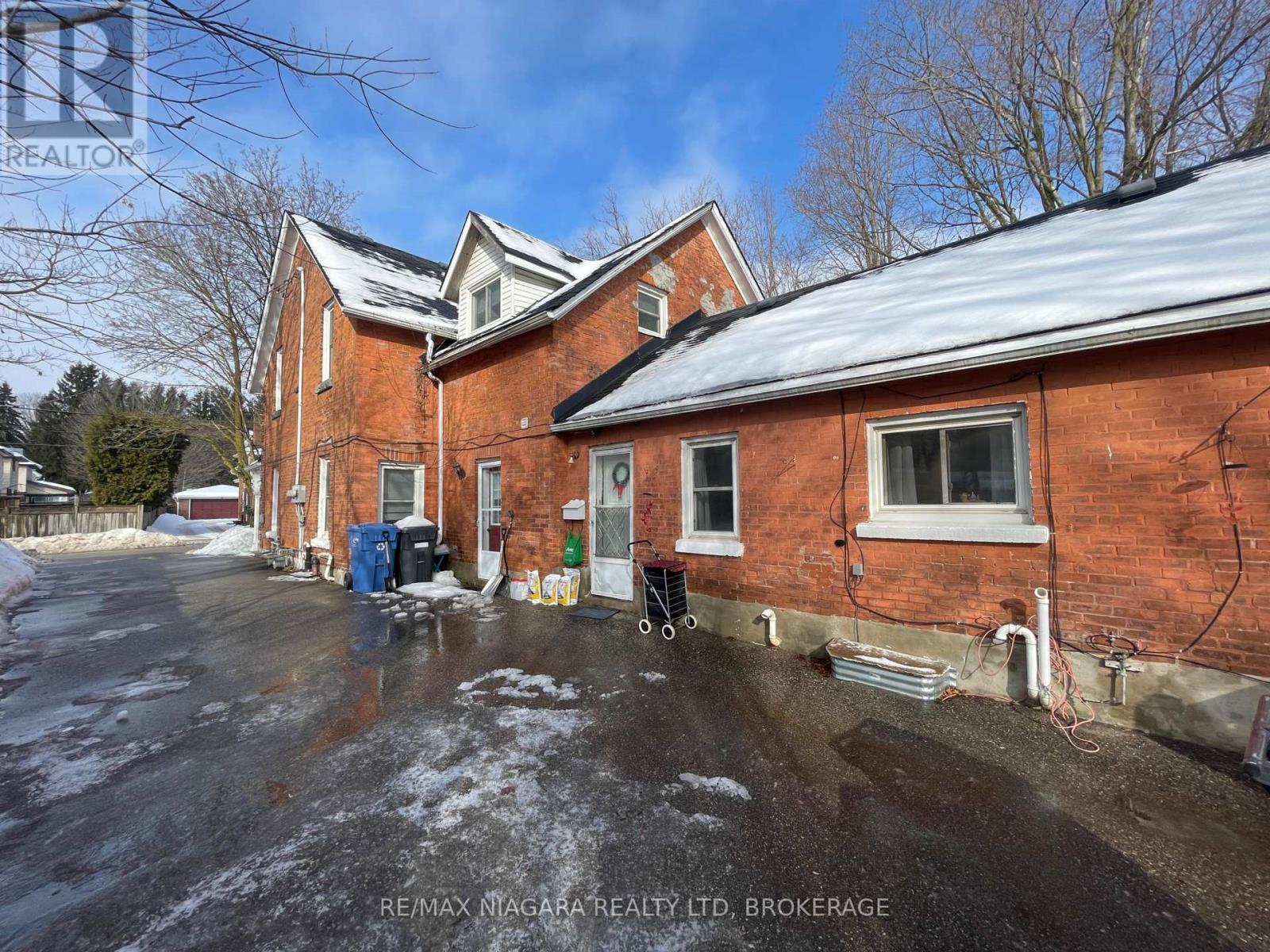 30 Mill Street W, Halton Hills (Ac Acton), Ontario  L7J 1G4 - Photo 3 - W12724840