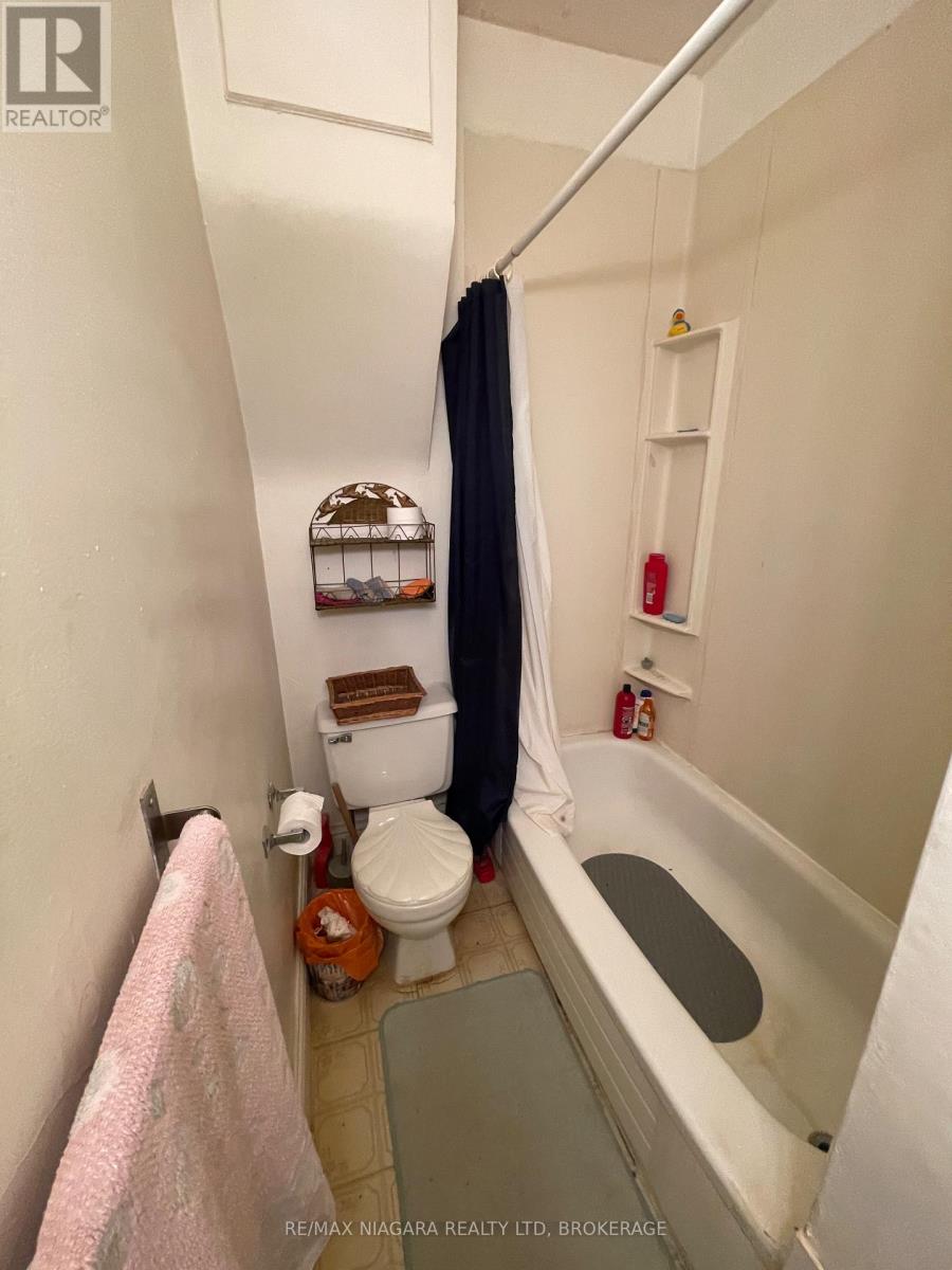 30 Mill Street W, Halton Hills (Ac Acton), Ontario  L7J 1G4 - Photo 6 - W12724840