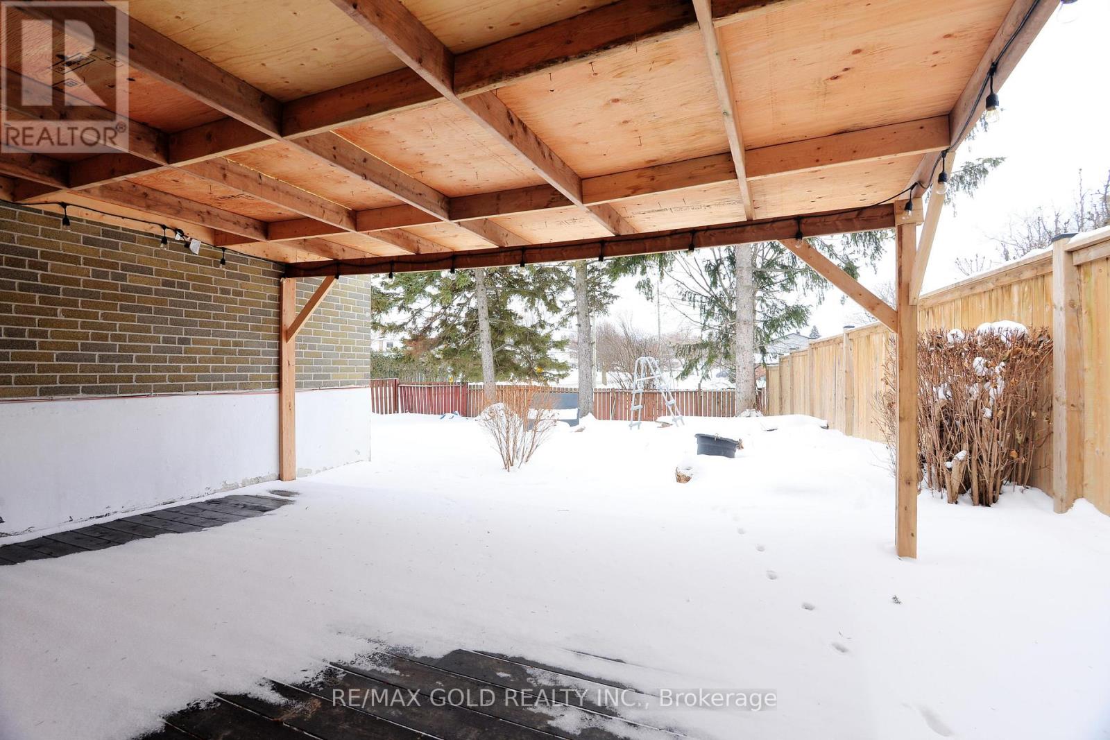 70 Greystone Crescent, Halton Hills (Georgetown), Ontario  L7G 1G9 - Photo 29 - W12728040