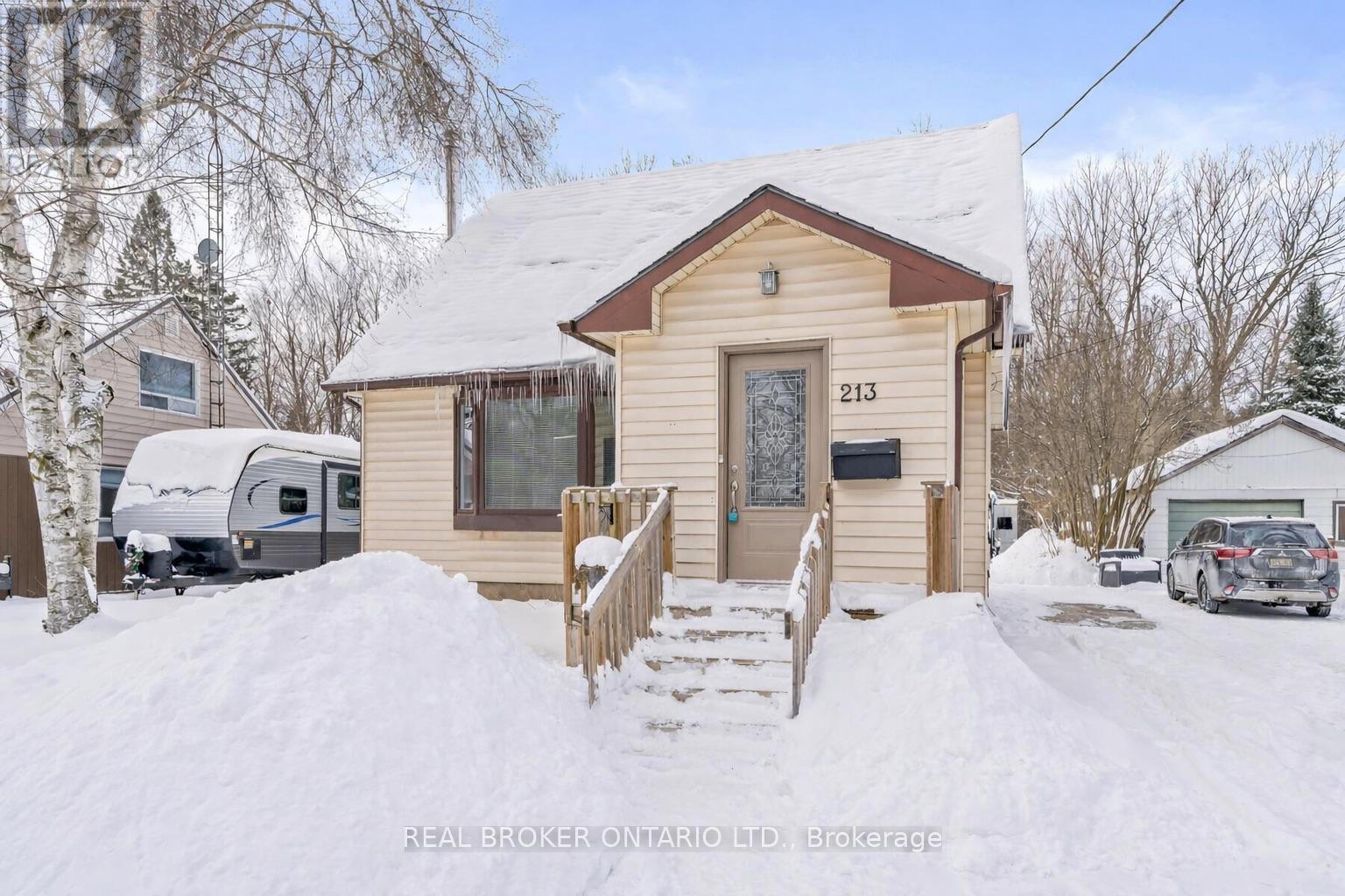 213 Mason Boulevard, Halton Hills (Ac Acton), Ontario  L7J 1A7 - Photo 1 - W12730174