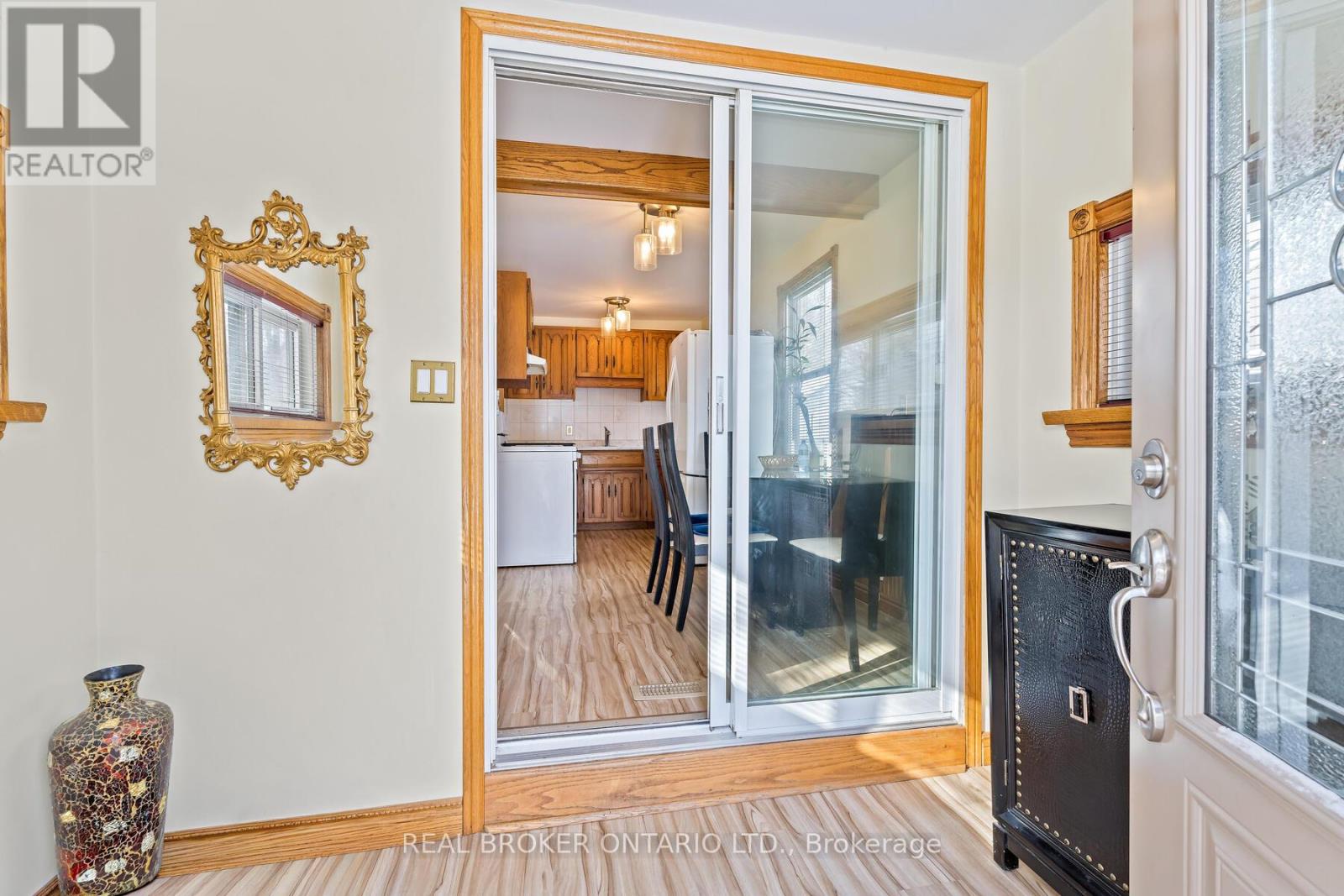 213 Mason Boulevard, Halton Hills (Ac Acton), Ontario  L7J 1A7 - Photo 3 - W12730174
