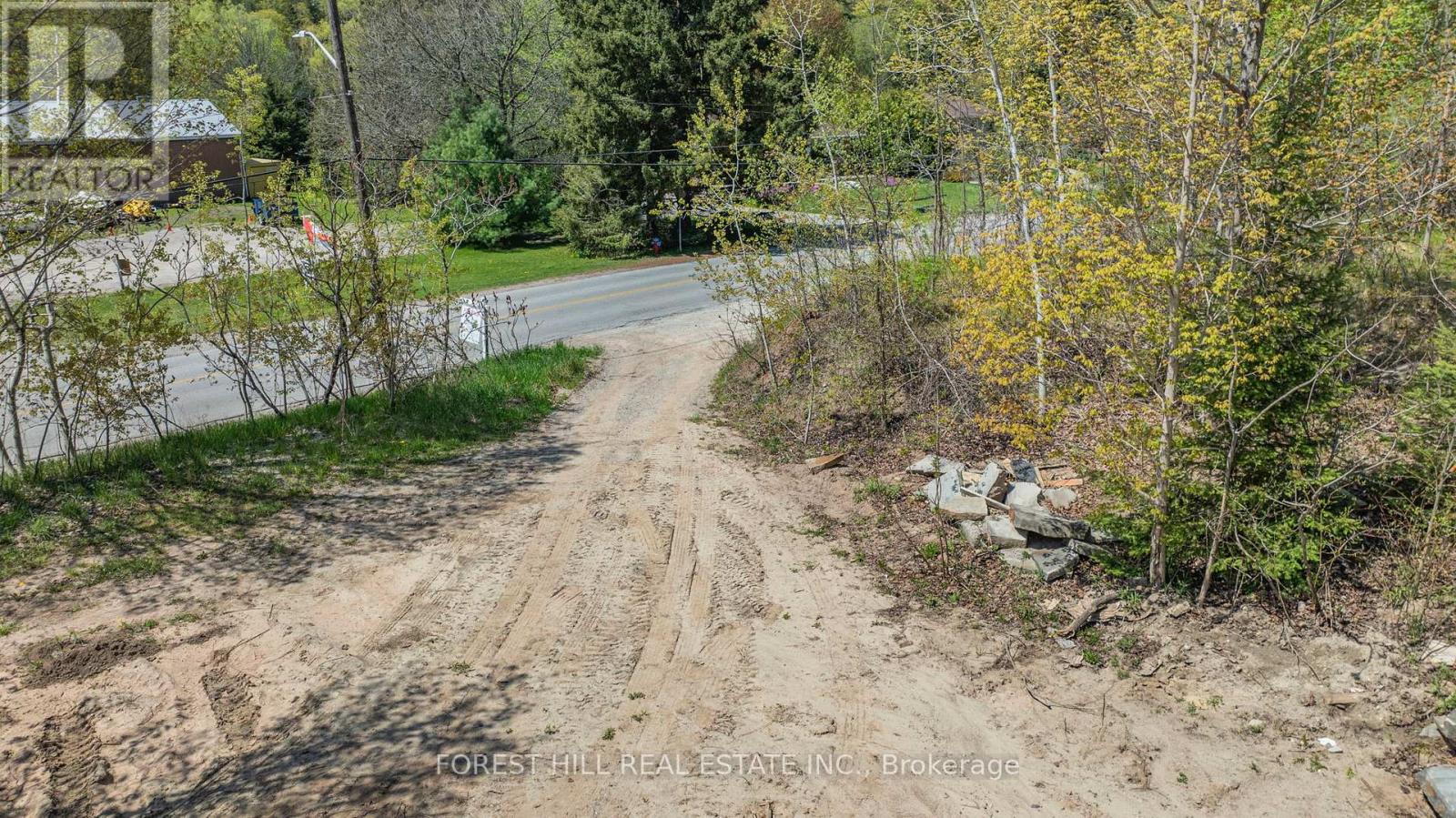 22 Main Street N, Halton Hills (Glen Williams), Ontario  L7G 3G8 - Photo 14 - W12731320