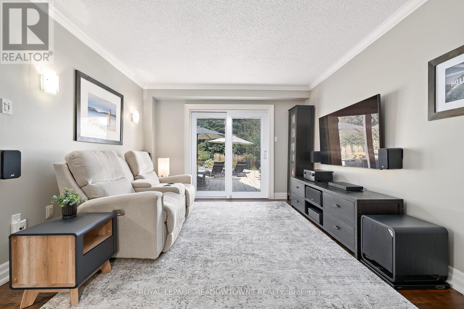 25 Hillside Drive, Halton Hills (Georgetown), Ontario  L7G 4W2 - Photo 7 - W12731696