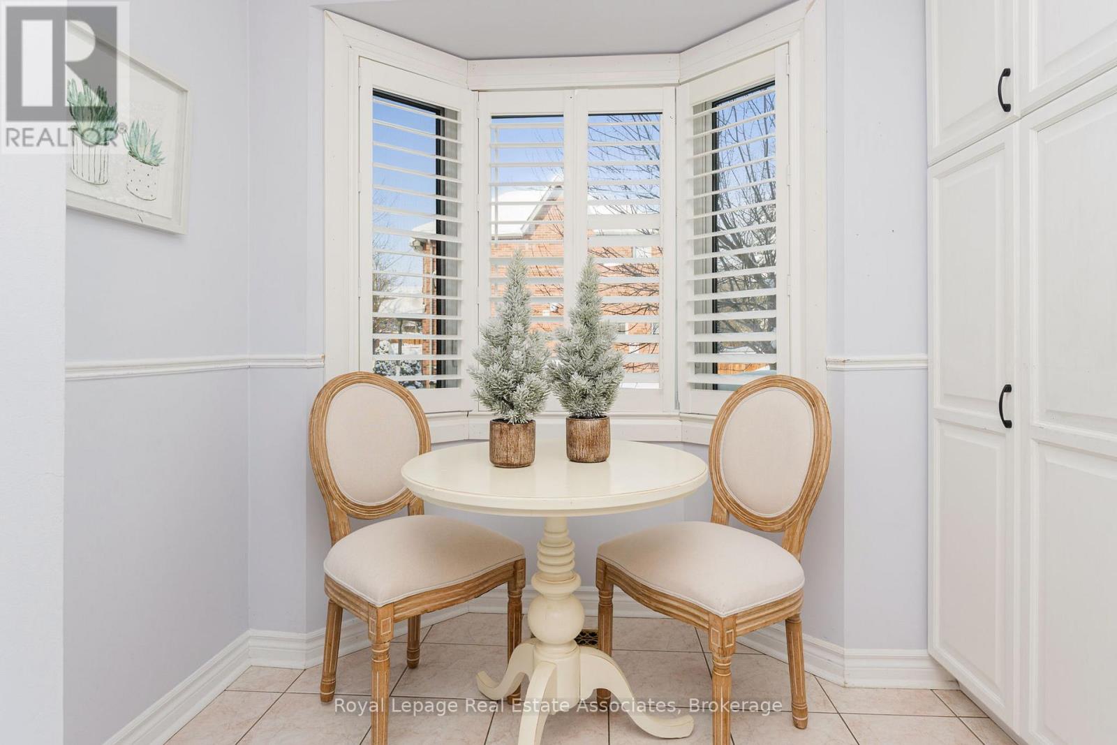 10 - 76 River Drive, Halton Hills (Georgetown), Ontario  L7G 2J2 - Photo 4 - W12732650