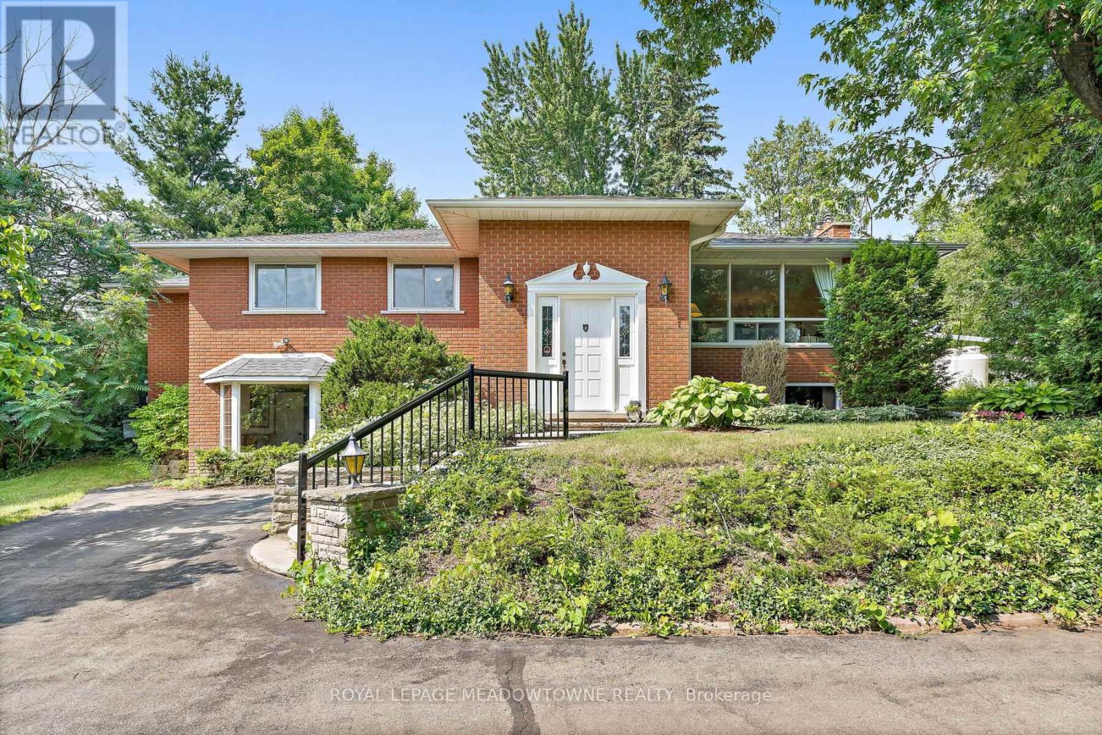 12506 Eighth Line, Halton Hills (Rural Halton Hills), Ontario  L7G 4S4 - Photo 1 - W12738124