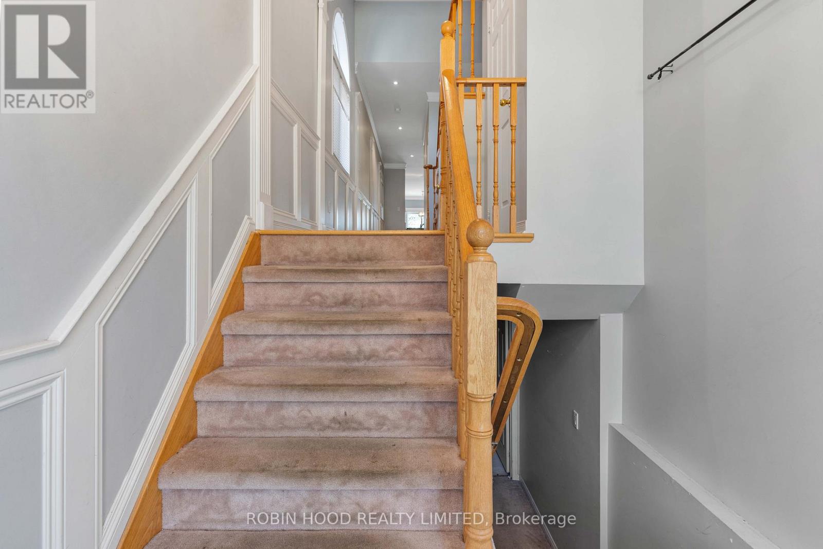 6 Meadowlark Drive, Halton Hills (Georgetown), Ontario  L7G 6N2 - Photo 4 - W12739264