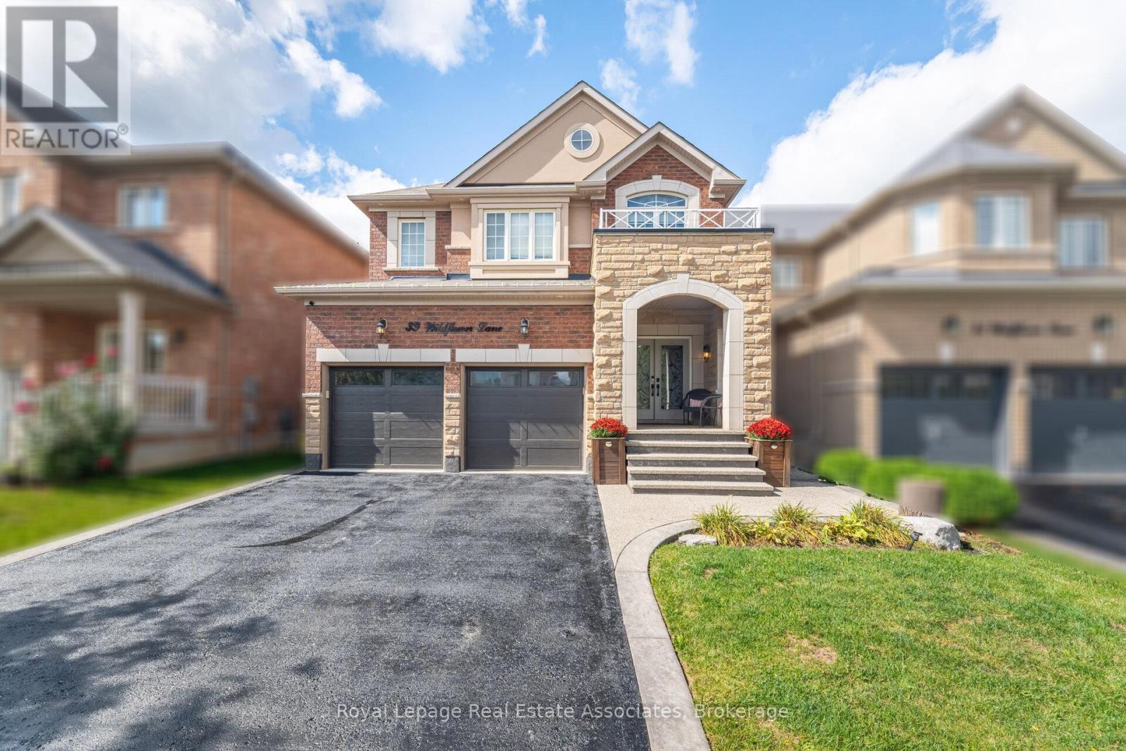 39 Wildflower Lane, Halton Hills (Georgetown), Ontario  L7G 0H8 - Photo 2 - W12739282