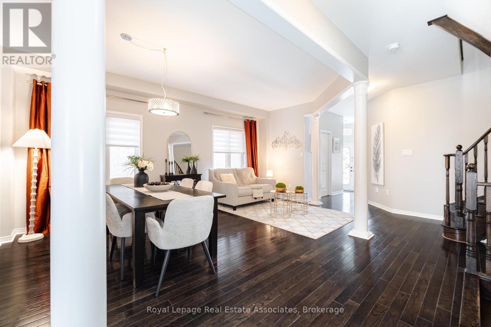 39 Wildflower Lane, Halton Hills (Georgetown), Ontario  L7G 0H8 - Photo 7 - W12739282