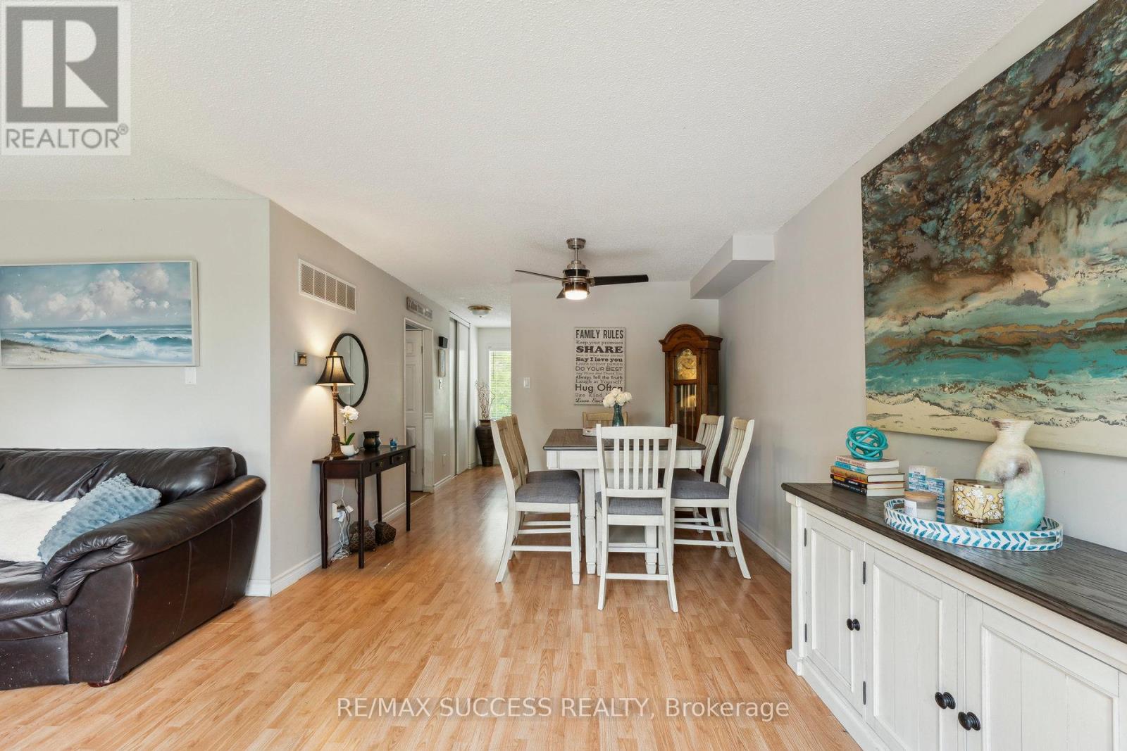 82 Lynden Circle, Halton Hills (Georgetown), Ontario  L7G 4Y8 - Photo 5 - W12739330