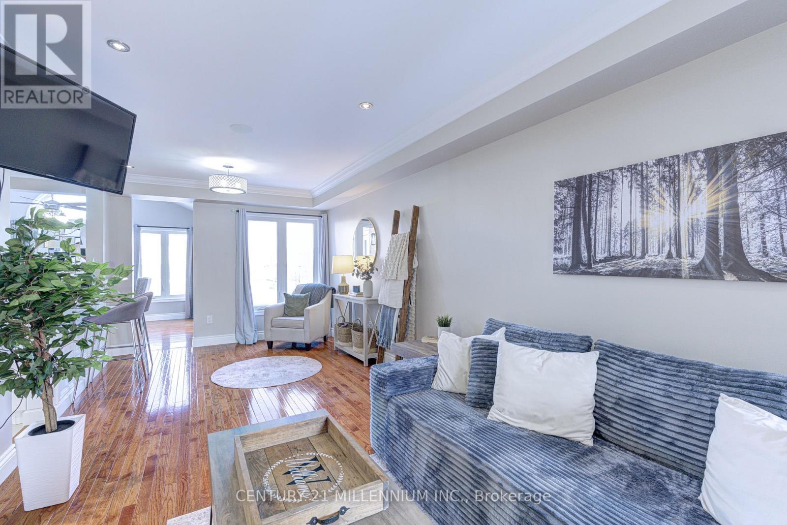 88 Eaton Street, Halton Hills (Georgetown), Ontario  L7G 5T2 - Photo 5 - W12739904