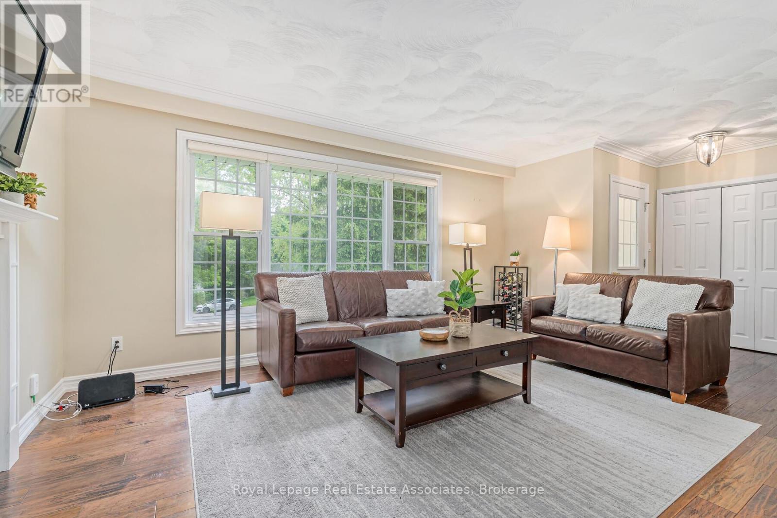 112 Park Street E, Halton Hills (Glen Williams), Ontario  L7G 2V4 - Photo 11 - W12741730