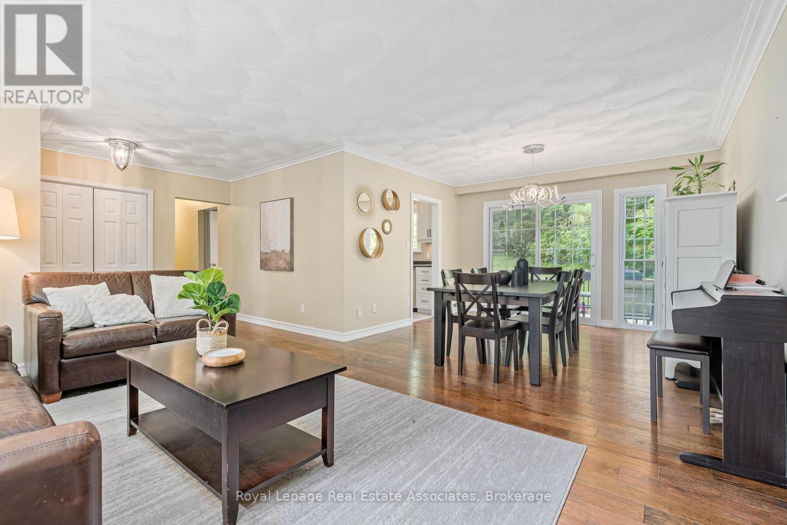 112 Park Street E, Halton Hills (Glen Williams), Ontario  L7G 2V4 - Photo 12 - W12741730