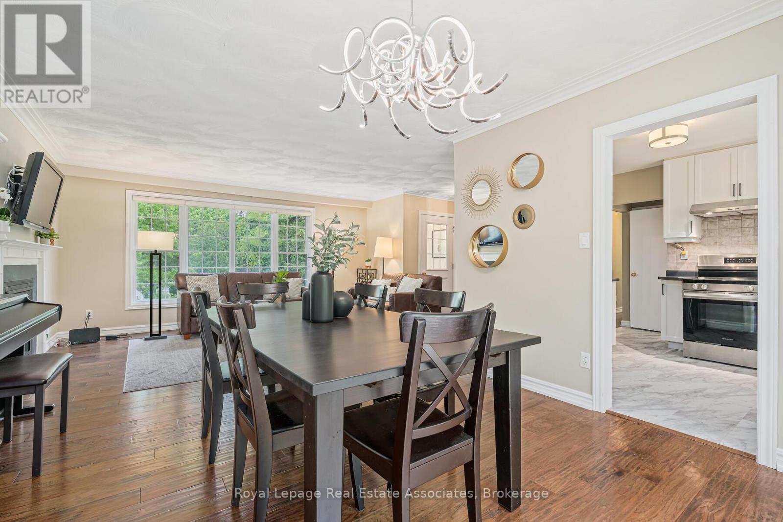 112 Park Street E, Halton Hills (Glen Williams), Ontario  L7G 2V4 - Photo 14 - W12741730