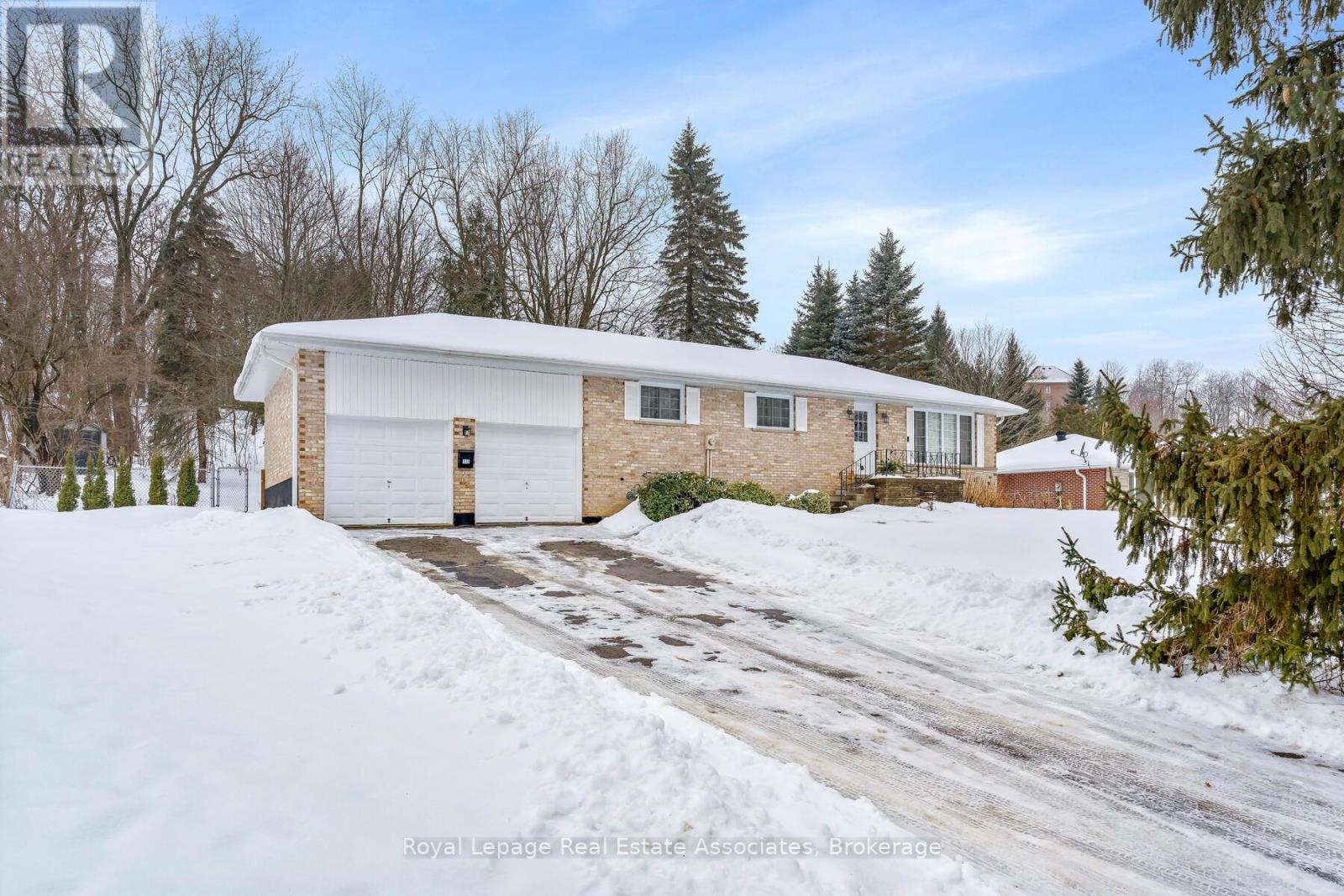 112 Park Street E, Halton Hills (Glen Williams), Ontario  L7G 2V4 - Photo 3 - W12741730