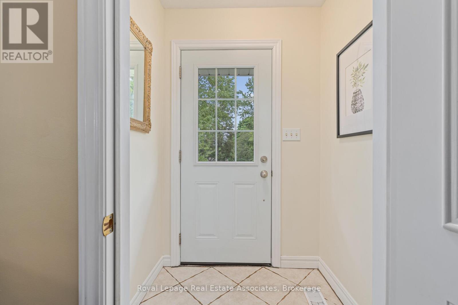 112 Park Street E, Halton Hills (Glen Williams), Ontario  L7G 2V4 - Photo 7 - W12741730