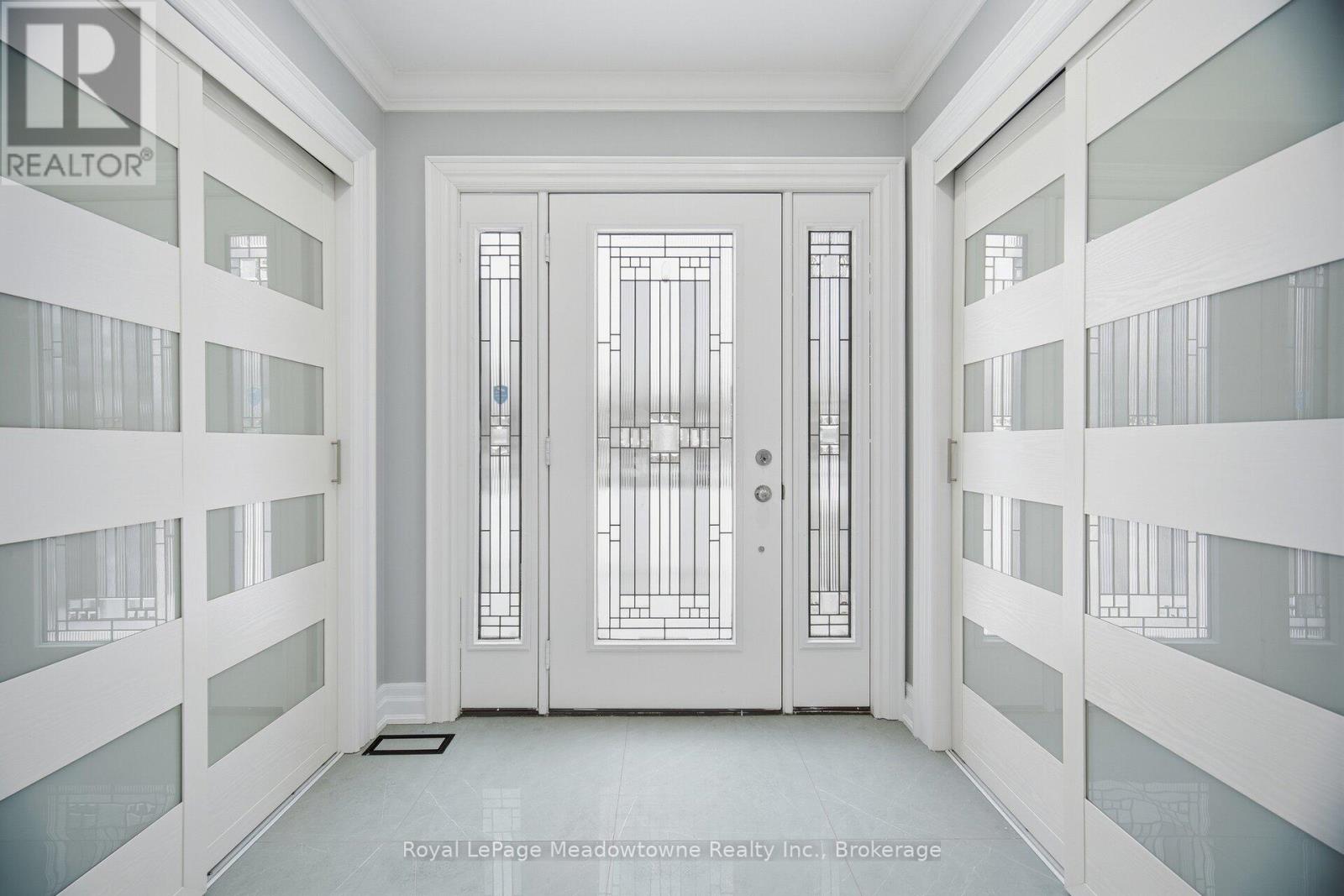 170 Crawford Crescent, Milton (Campbellville), Ontario  L0P 1B0 - Photo 3 - W12743260