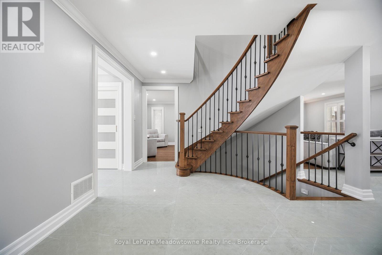 170 Crawford Crescent, Milton (Campbellville), Ontario  L0P 1B0 - Photo 4 - W12743260