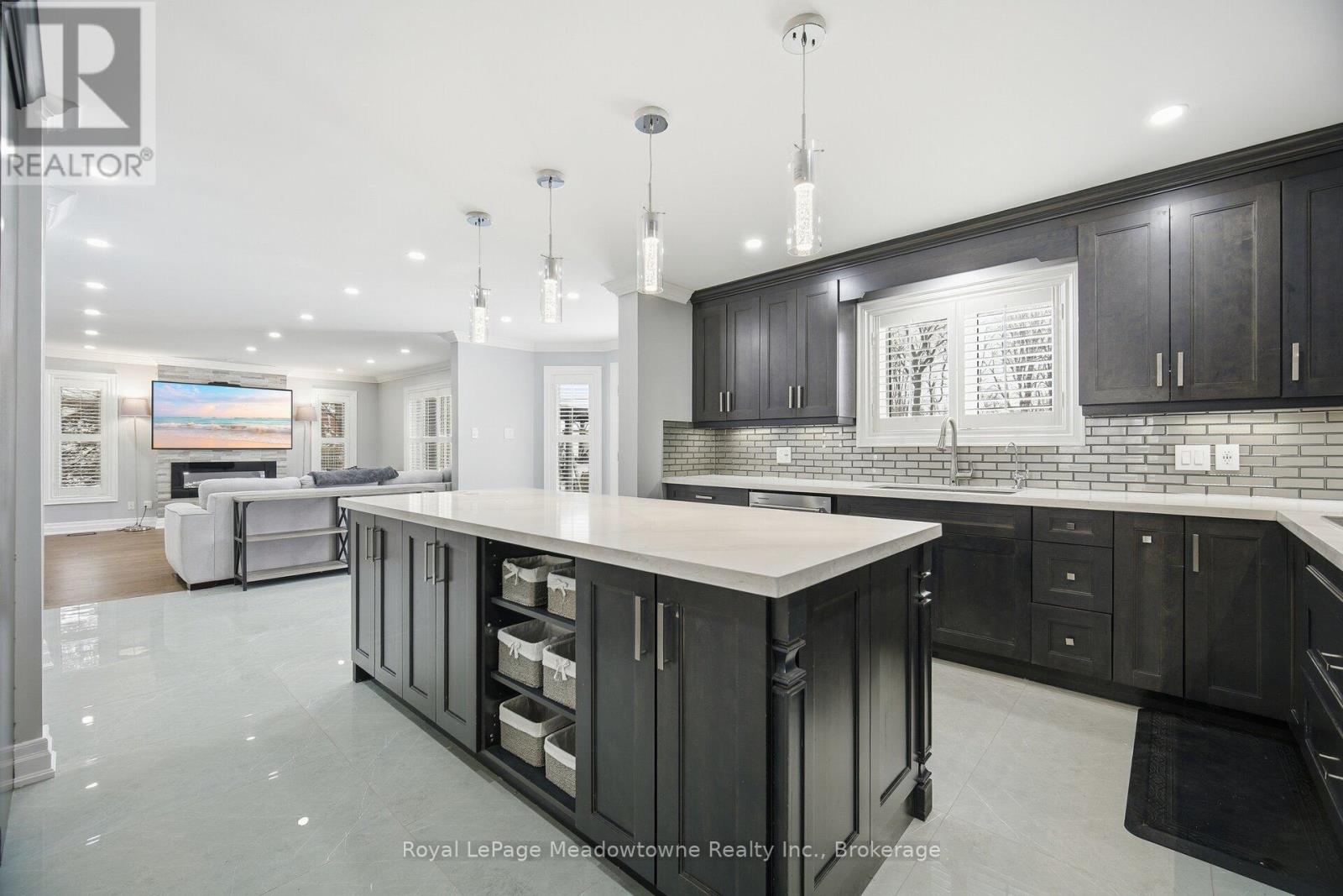 170 Crawford Crescent, Milton (Campbellville), Ontario  L0P 1B0 - Photo 9 - W12743260