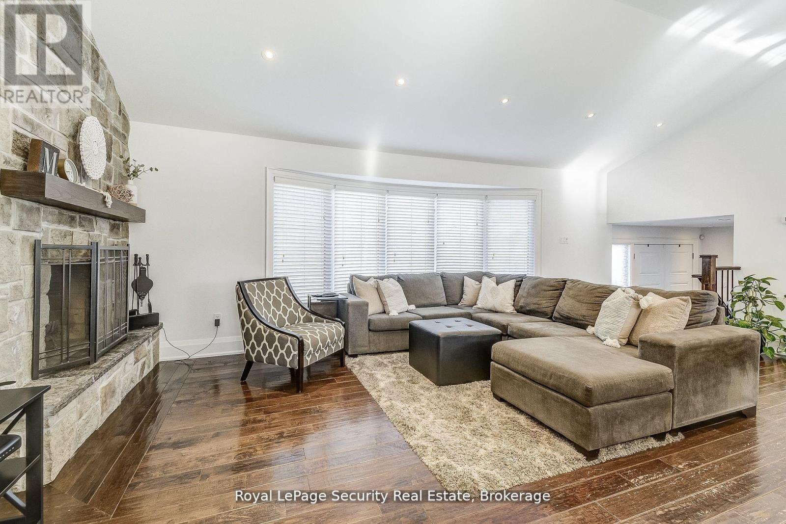 11310 Trafalgar Road, Halton Hills (Stewarttown), Ontario  L7G 4S5 - Photo 10 - W12743948