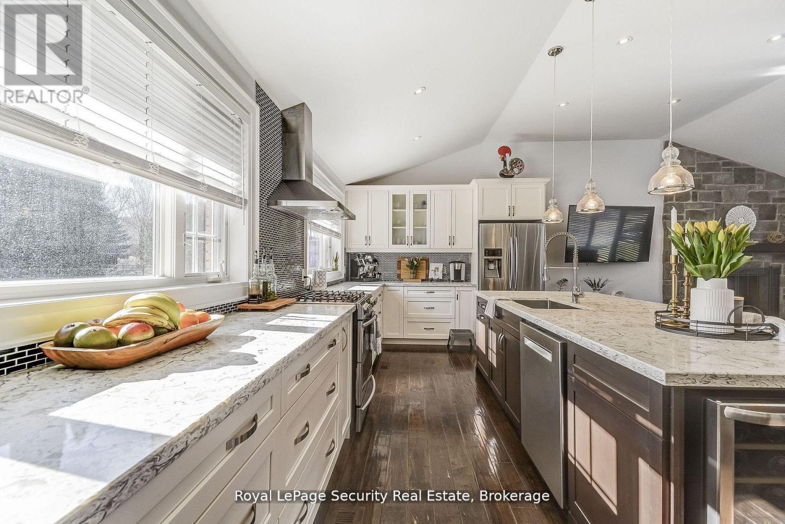 11310 Trafalgar Road, Halton Hills (Stewarttown), Ontario  L7G 4S5 - Photo 13 - W12743948