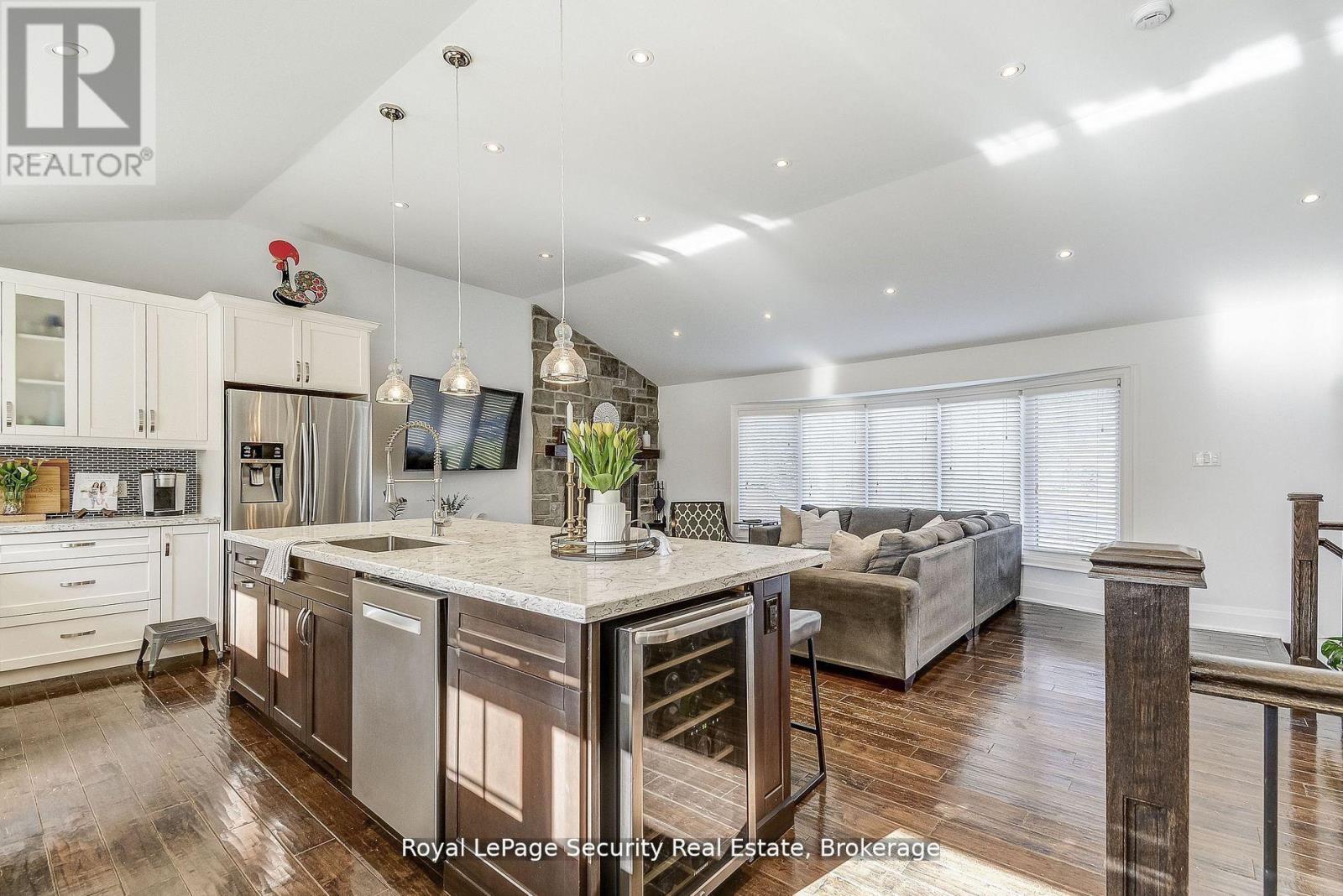 11310 Trafalgar Road, Halton Hills (Stewarttown), Ontario  L7G 4S5 - Photo 14 - W12743948