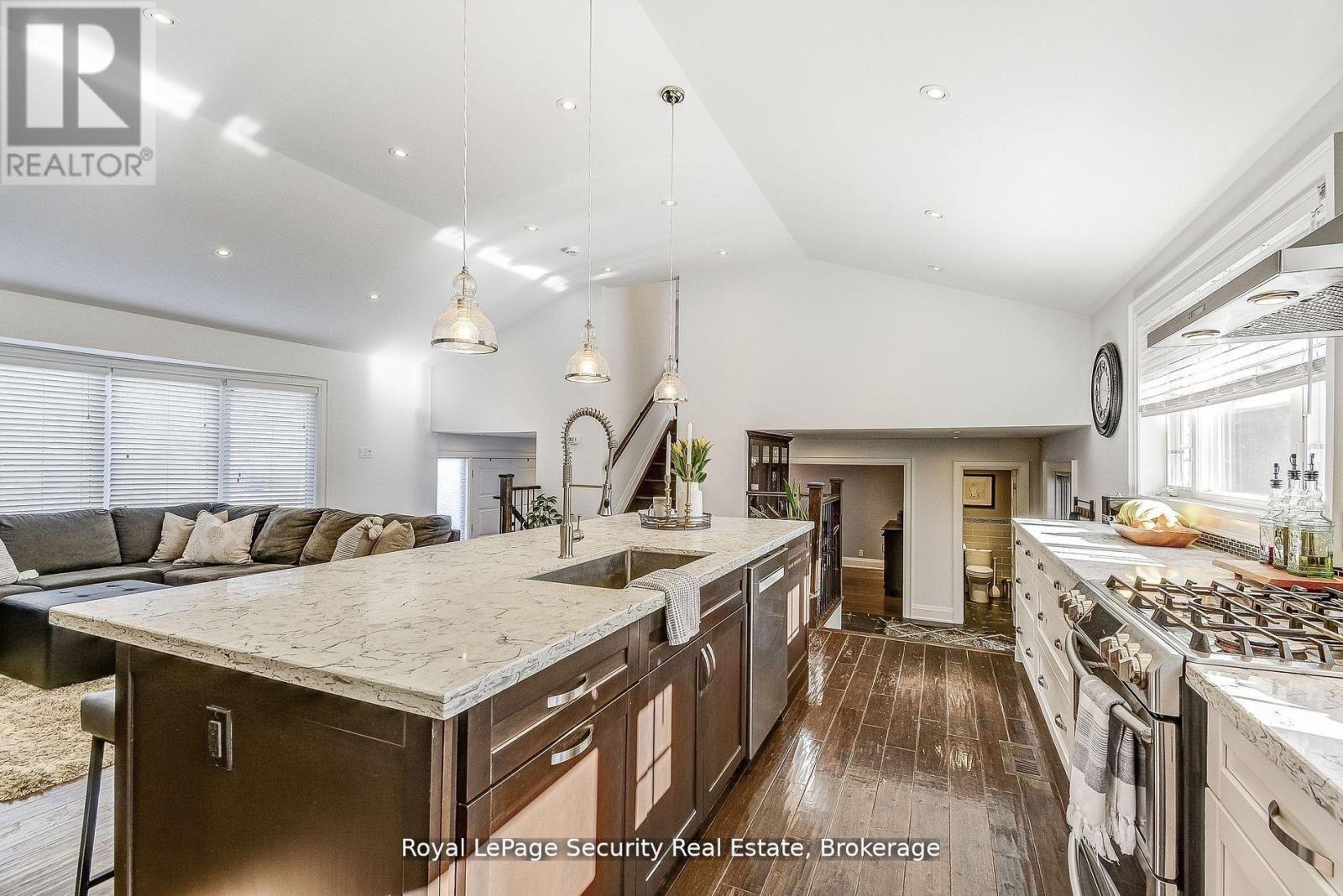 11310 Trafalgar Road, Halton Hills (Stewarttown), Ontario  L7G 4S5 - Photo 15 - W12743948