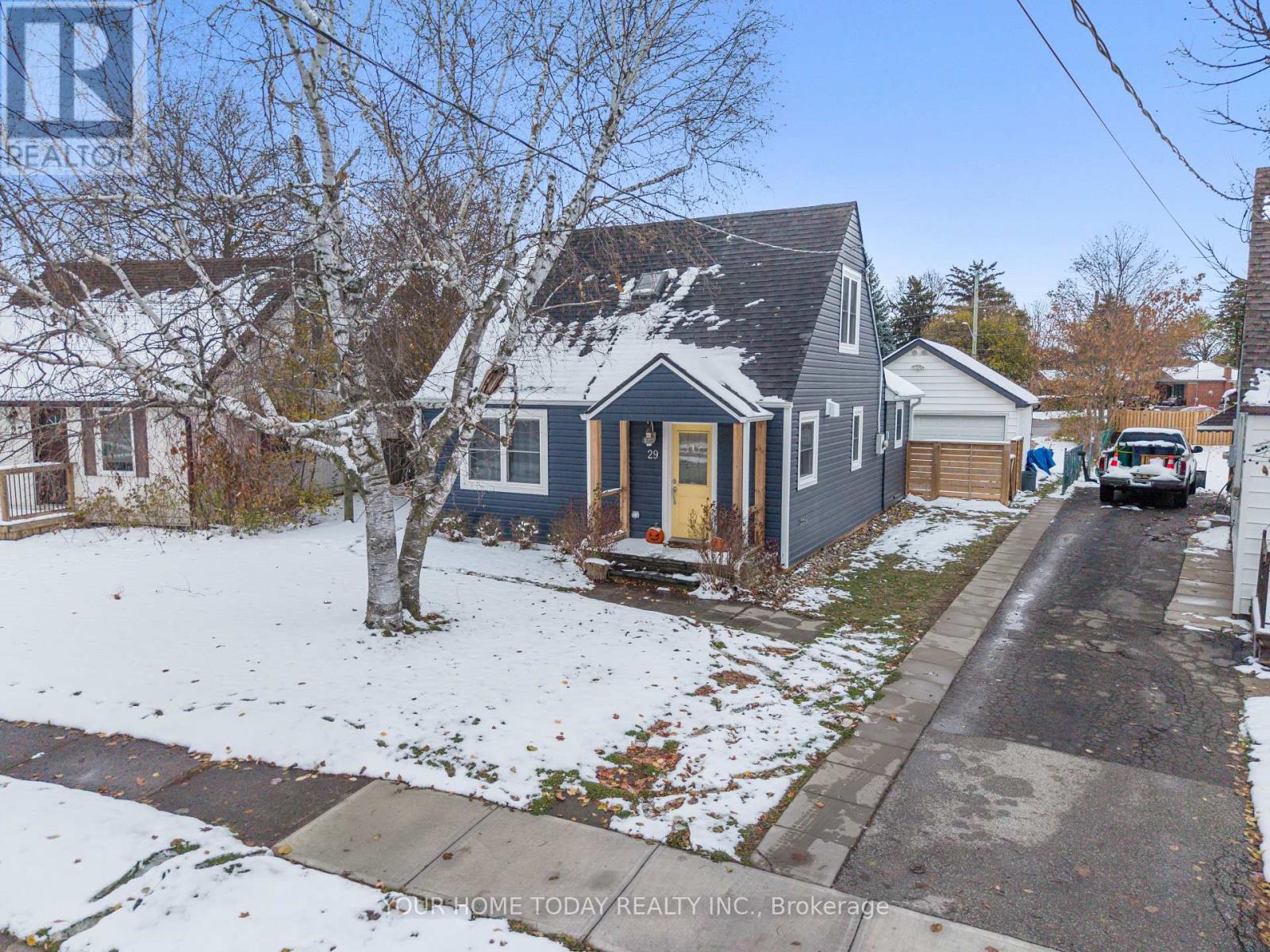 29 Normandy Boulevard, Halton Hills (Georgetown), Ontario  L7G 1V9 - Photo 1 - W12750678