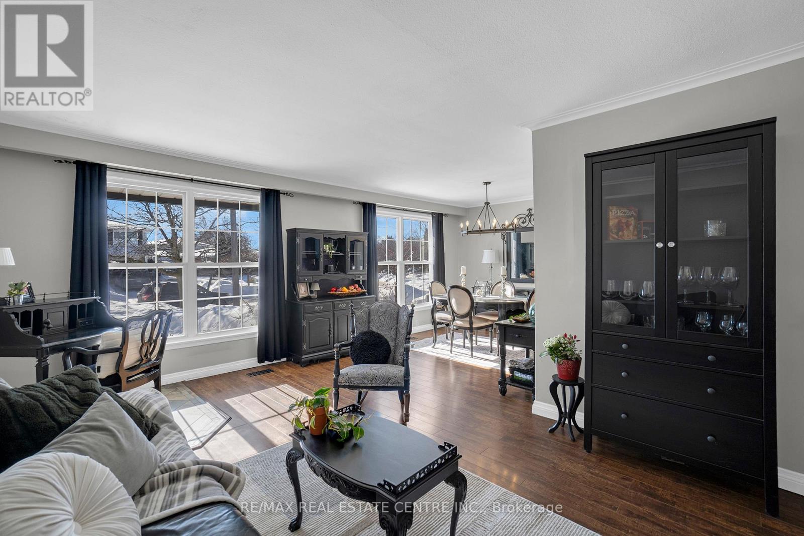 42 Moultrey Crescent, Halton Hills (Georgetown), Ontario  L7G 4N5 - Photo 8 - W12751976