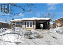 <div class="price">$885,000</div> 42 Moultrey Crescent, Halton Hills (Georgetown)<br><div style="margin-bottom:8px;"><small>RE/MAX Real Estate Centre Inc.</small></div><div class='bed_bath'>4 Bed | 2 Bath</div>