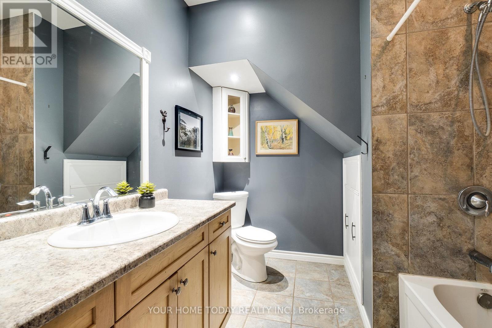 10 Knox Street, Halton Hills (Ac Acton), Ontario  L7J 1C7 - Photo 21 - W12752610