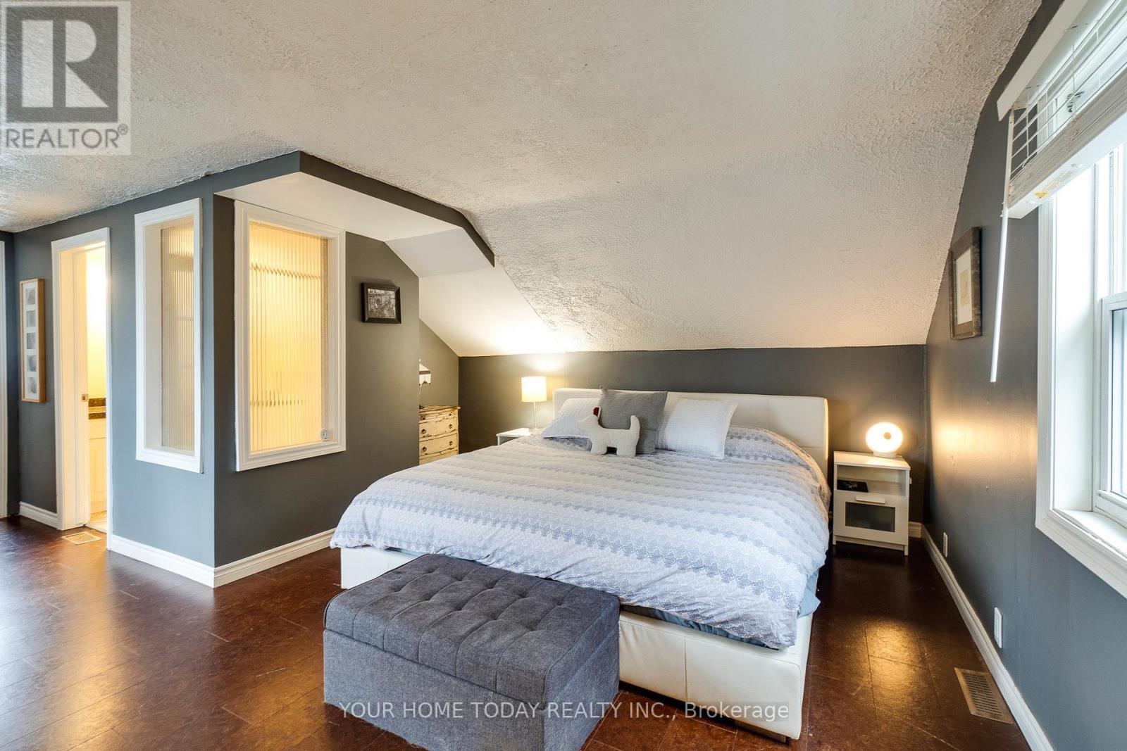 10 Knox Street, Halton Hills (Ac Acton), Ontario  L7J 1C7 - Photo 22 - W12752610