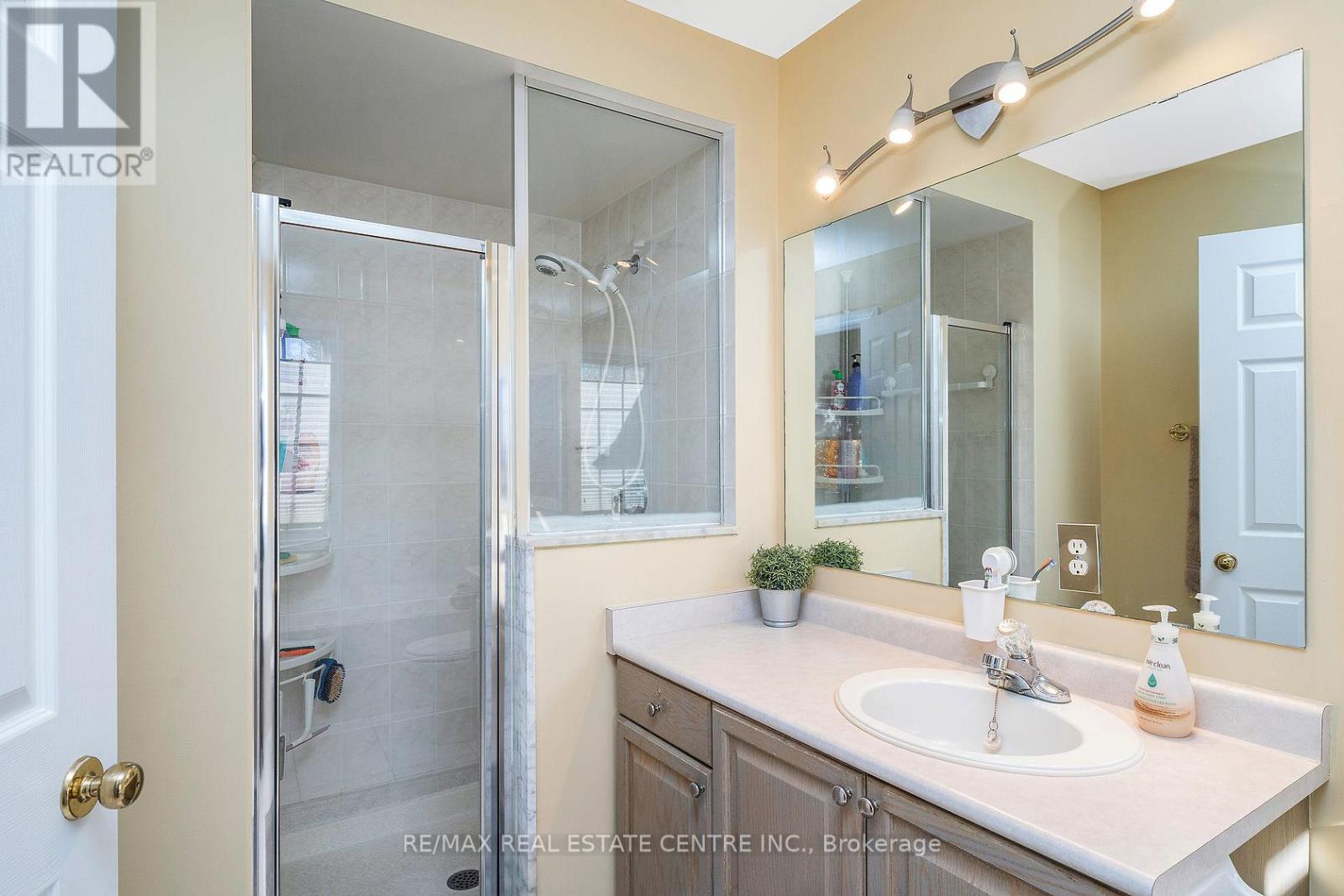 3 - 76 River Drive, Halton Hills (Georgetown), Ontario  L7G 2J2 - Photo 15 - W12752616