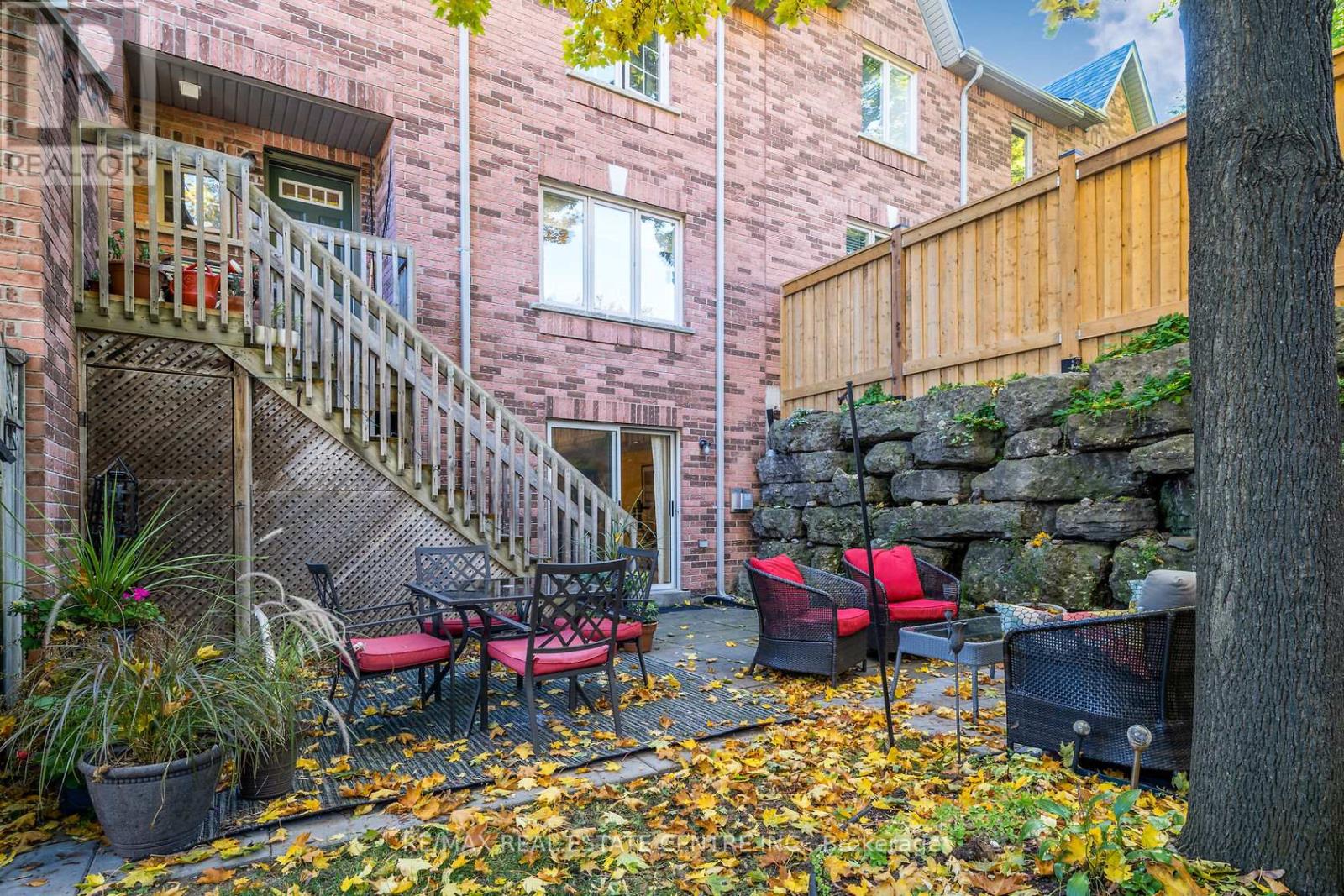 3 - 76 River Drive, Halton Hills (Georgetown), Ontario  L7G 2J2 - Photo 27 - W12752616