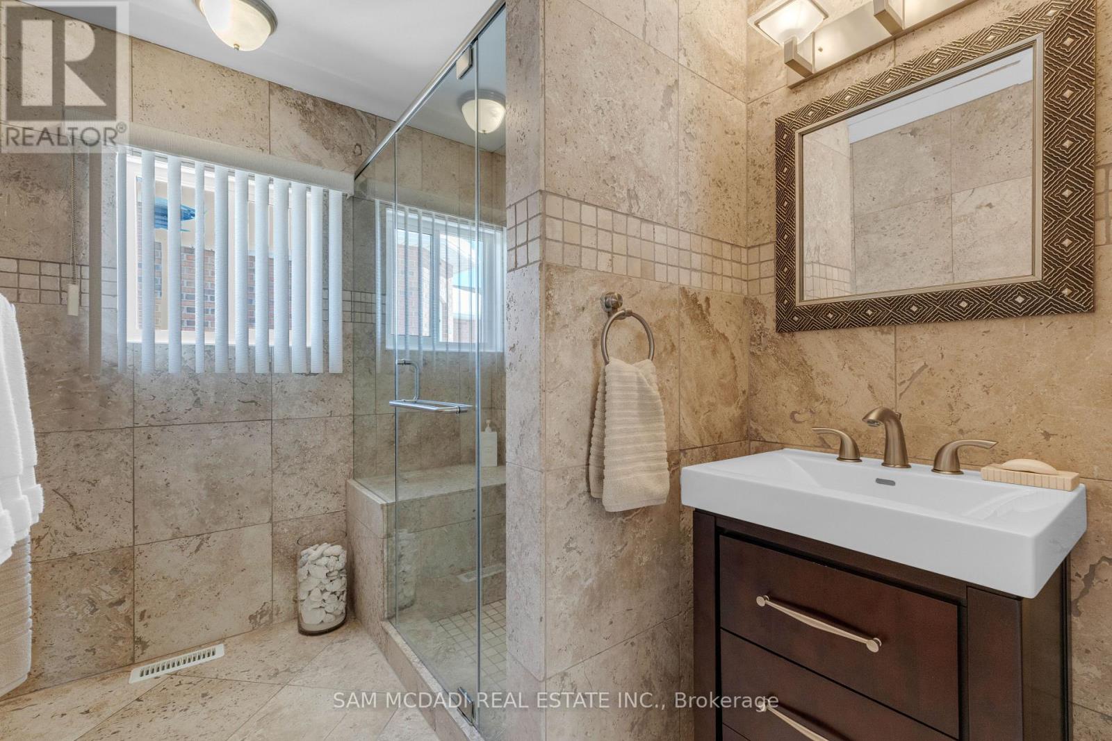 17 Robinson Road, Halton Hills (Georgetown), Ontario  L7G 6G5 - Photo 22 - W12752852