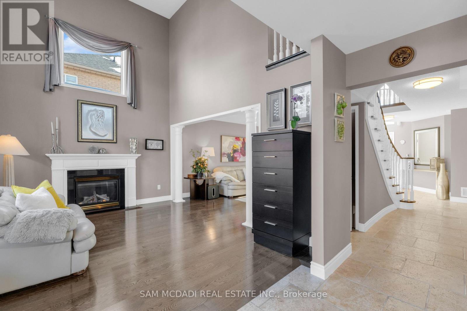 17 Robinson Road, Halton Hills (Georgetown), Ontario  L7G 6G5 - Photo 6 - W12752852