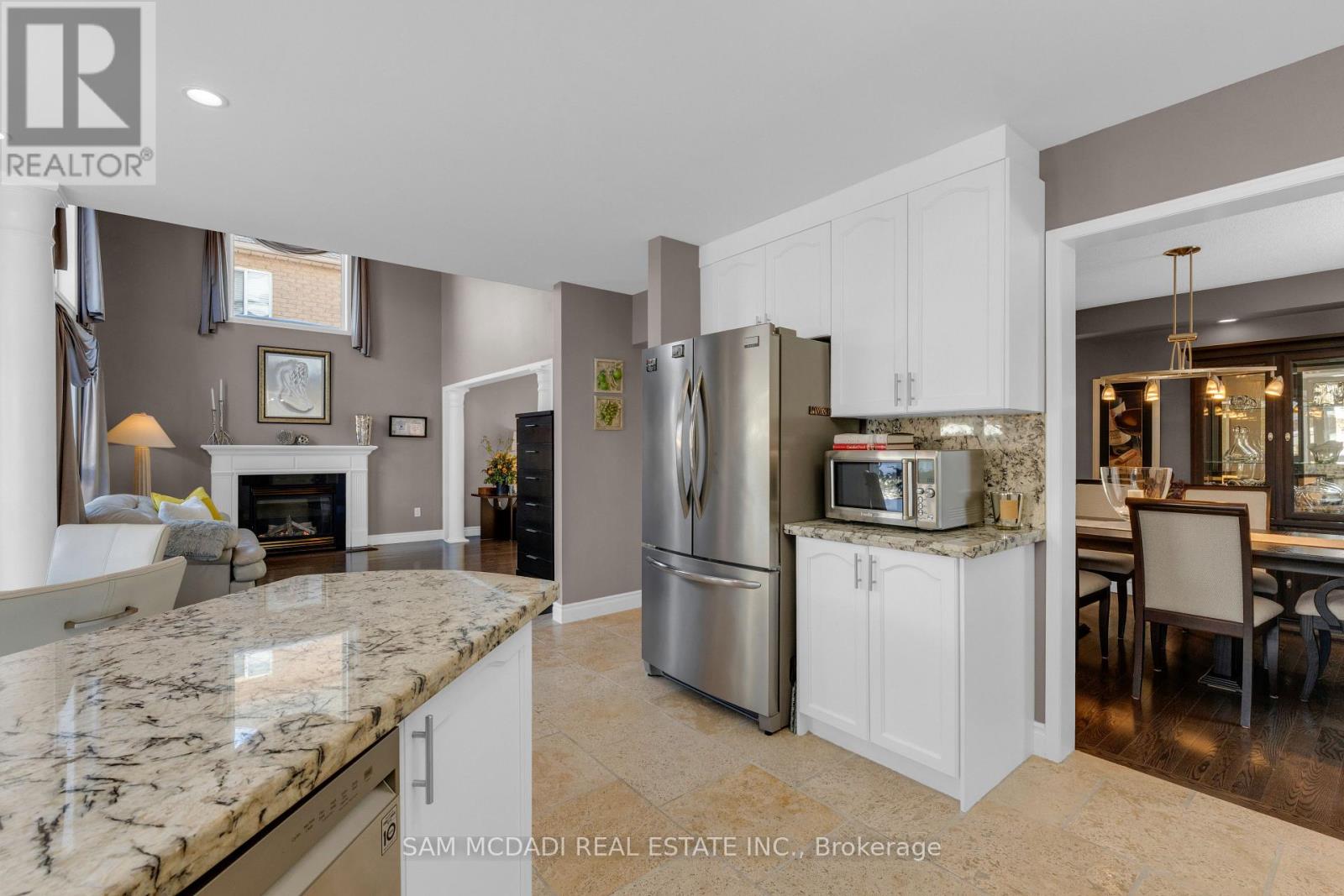 17 Robinson Road, Halton Hills (Georgetown), Ontario  L7G 6G5 - Photo 8 - W12752852