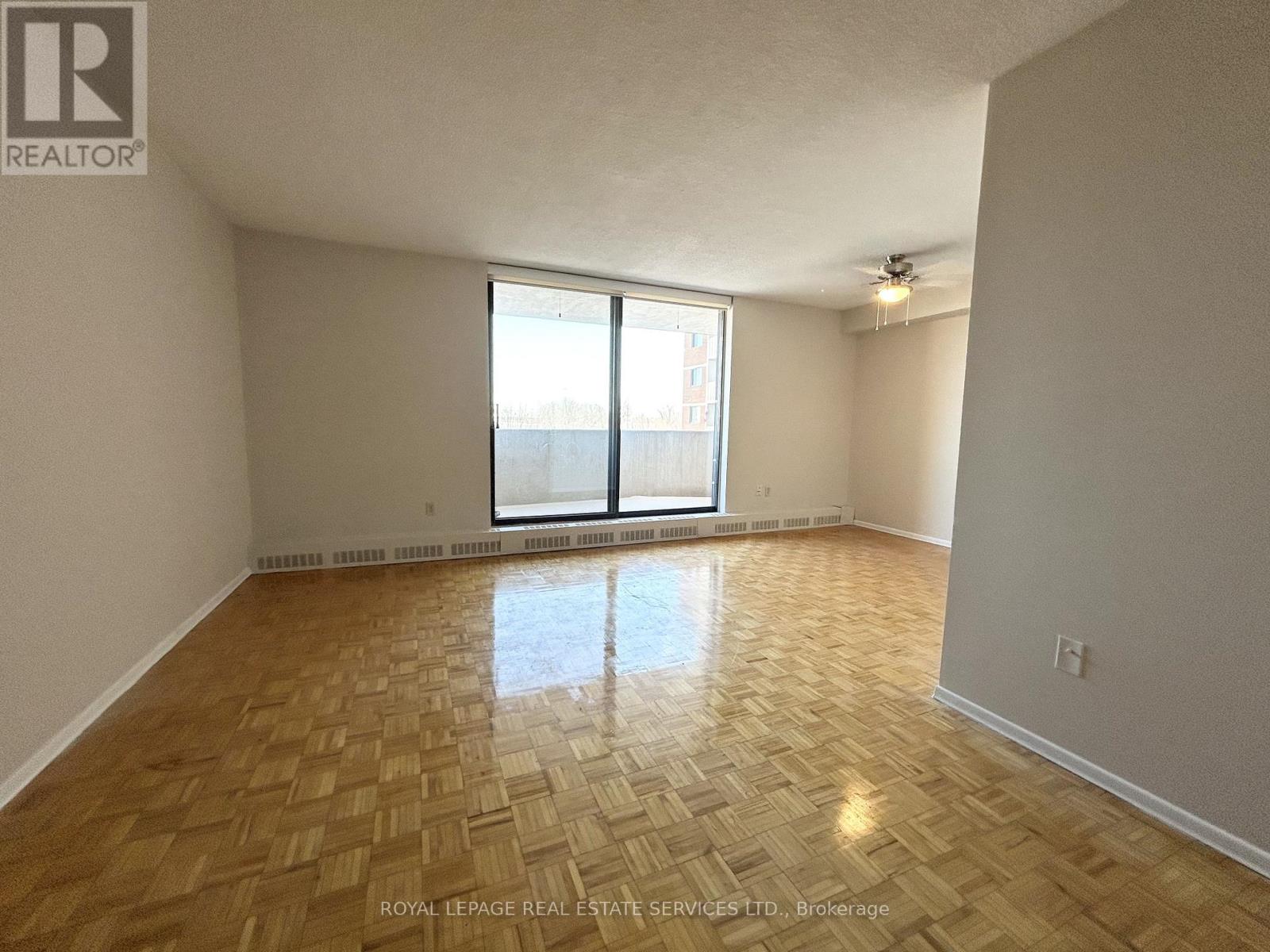 702 - 60 Park Avenue, Halton Hills (Georgetown), Ontario  L7G 4Y9 - Photo 4 - W12753980