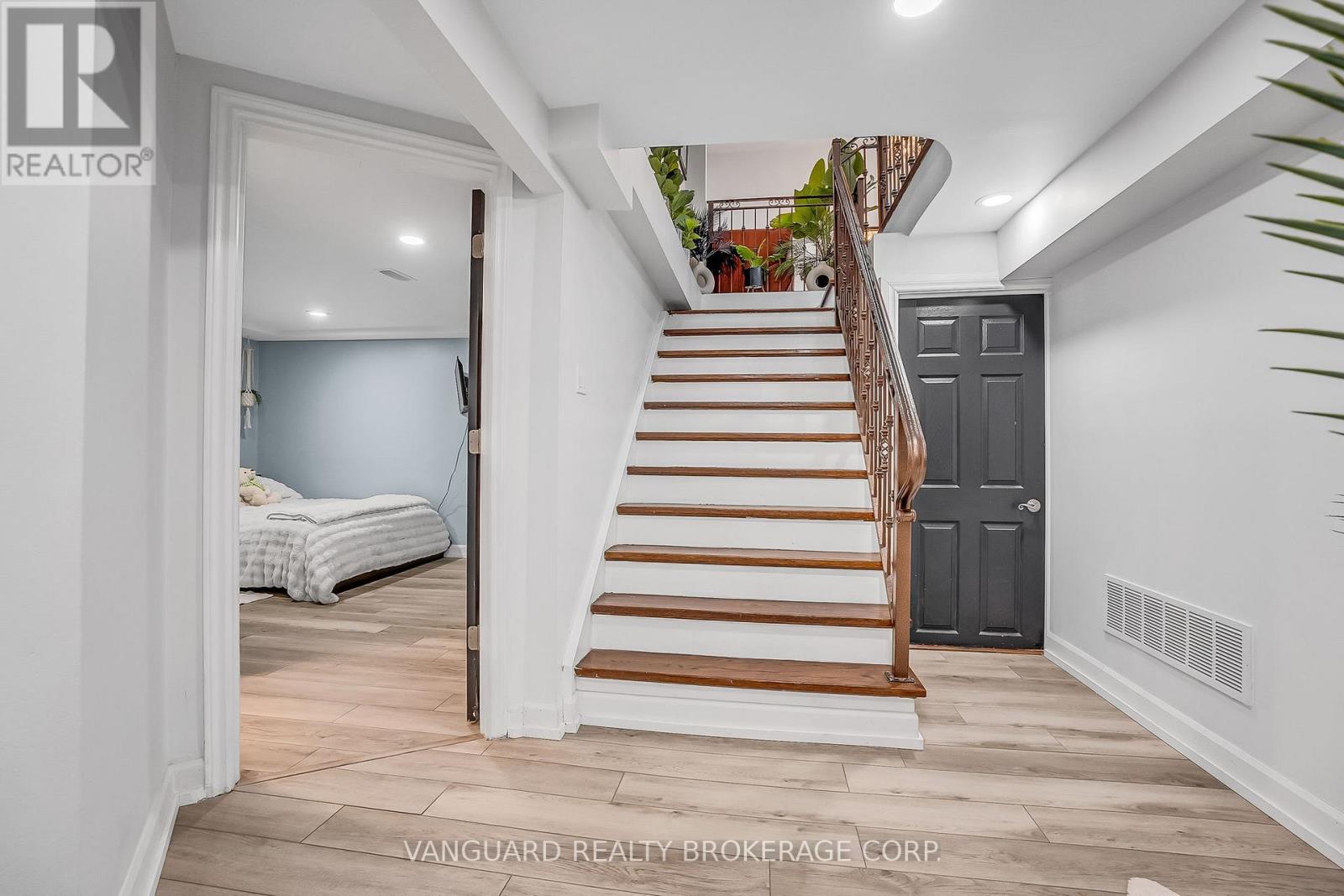 8070 Hornby Road, Halton Hills (Rural Halton Hills), Ontario  L0P 1E0 - Photo 28 - W12758934