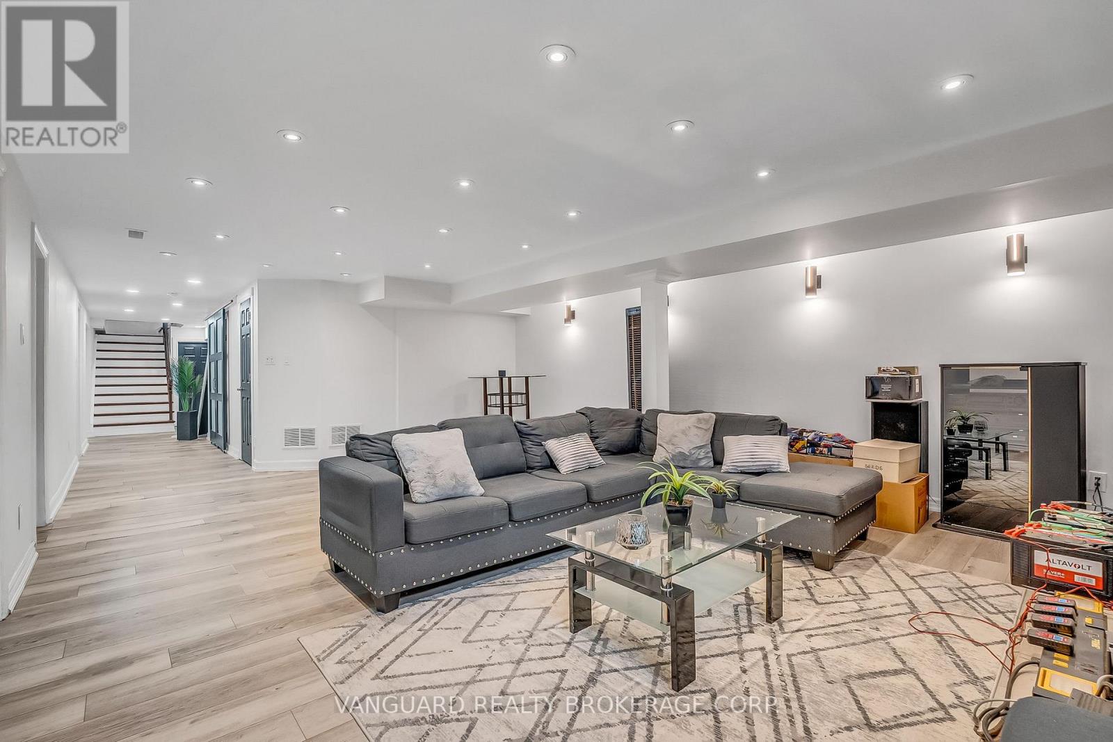 8070 Hornby Road, Halton Hills (Rural Halton Hills), Ontario  L0P 1E0 - Photo 31 - W12758934