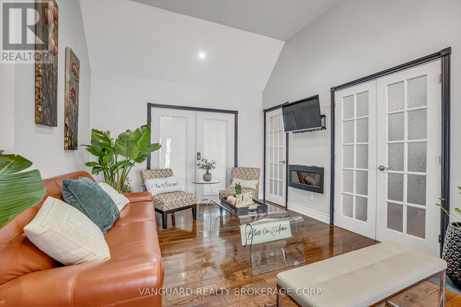 8070 Hornby Road, Halton Hills (Rural Halton Hills), Ontario  L0P 1E0 - Photo 8 - W12758934