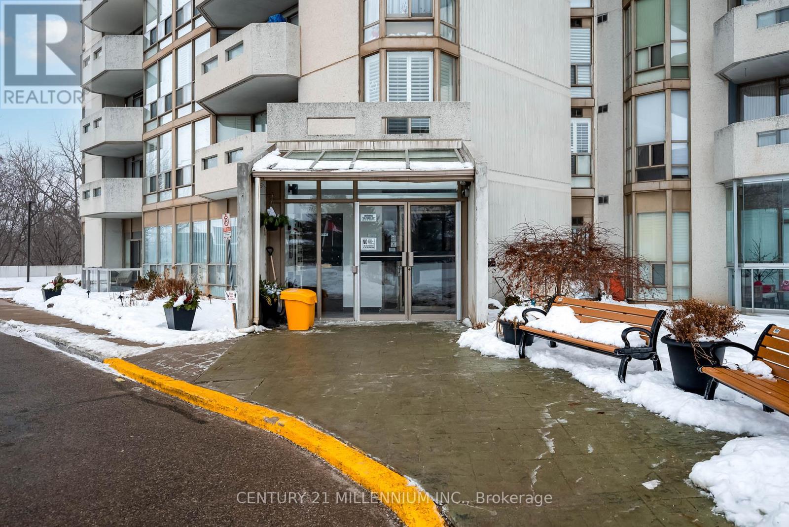 1708 - 20 Mcfarlane Drive, Halton Hills (Georgetown), Ontario  L7G 5J8 - Photo 2 - W12762082